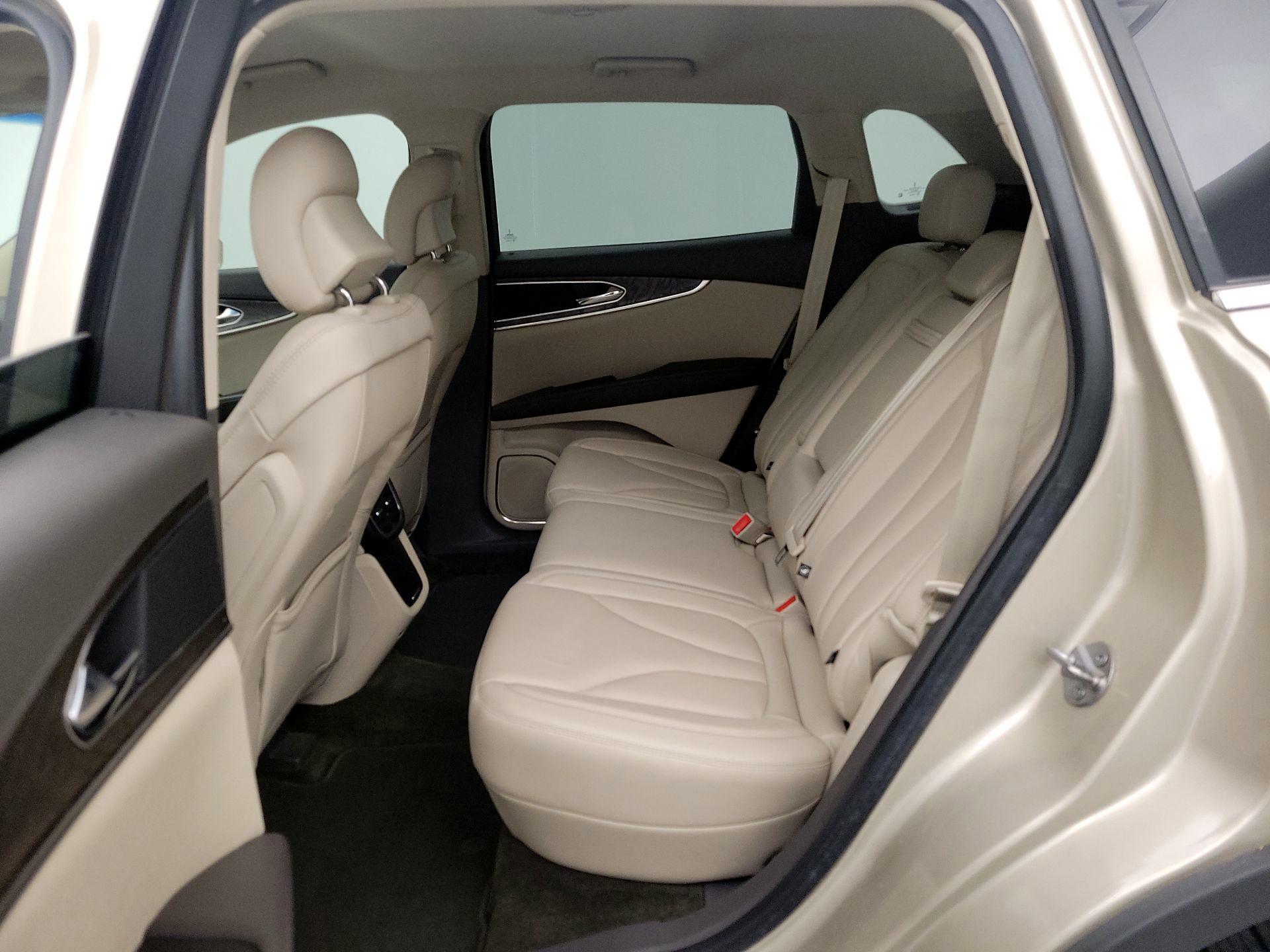 Thumbnail: 2017 Lincoln MKX - 19