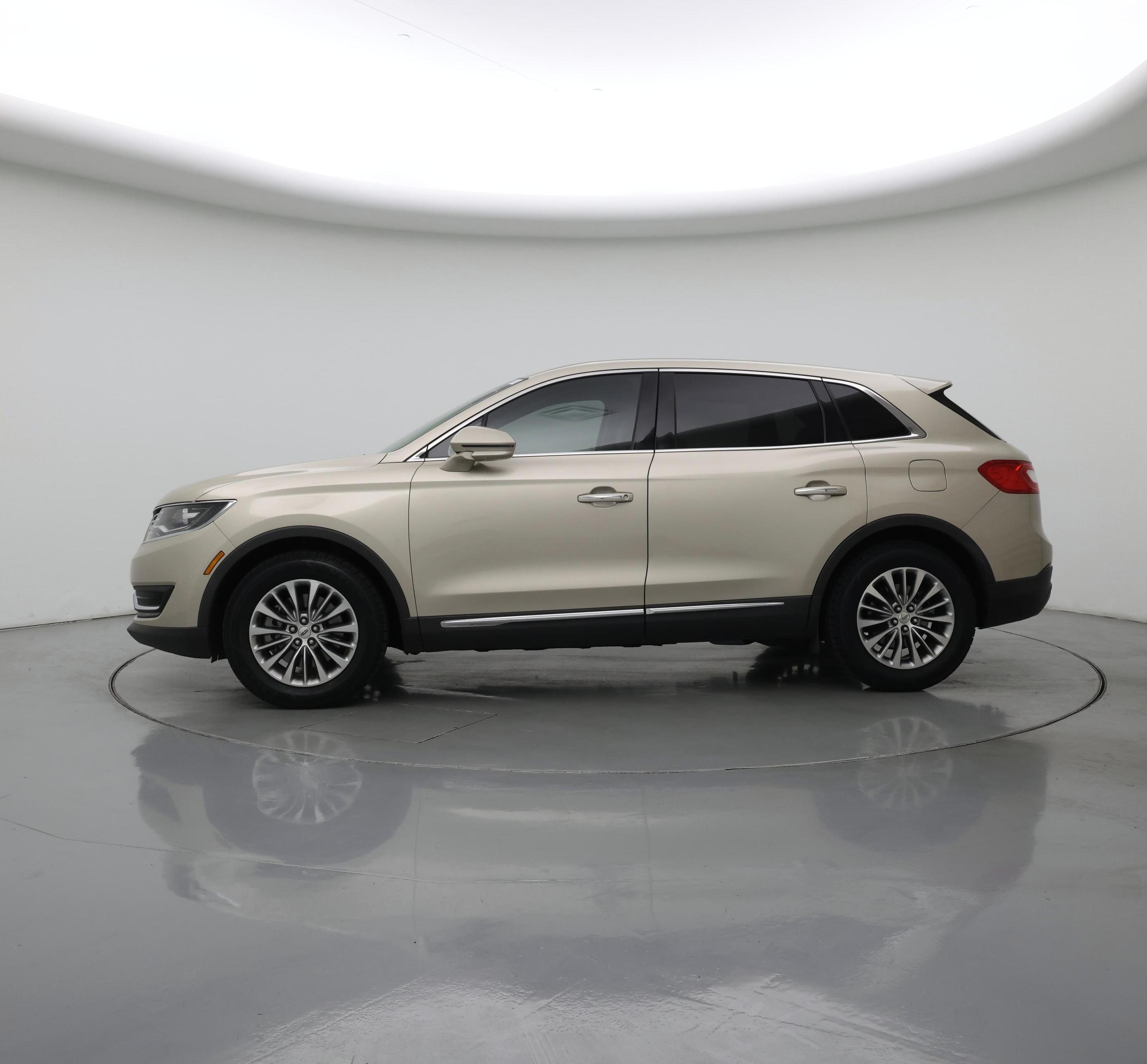 Thumbnail: 2017 Lincoln MKX - 3