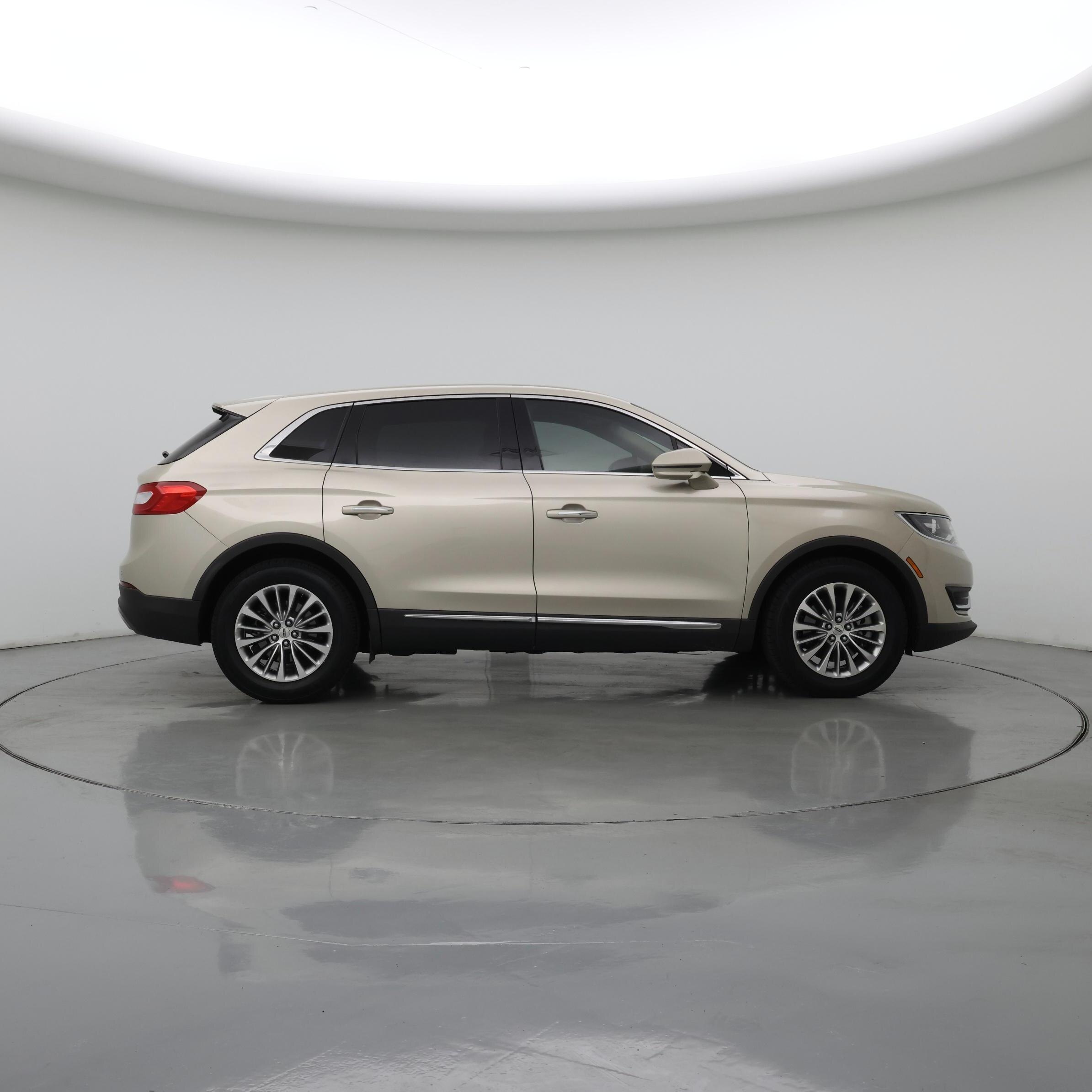 Thumbnail: 2017 Lincoln MKX - 7