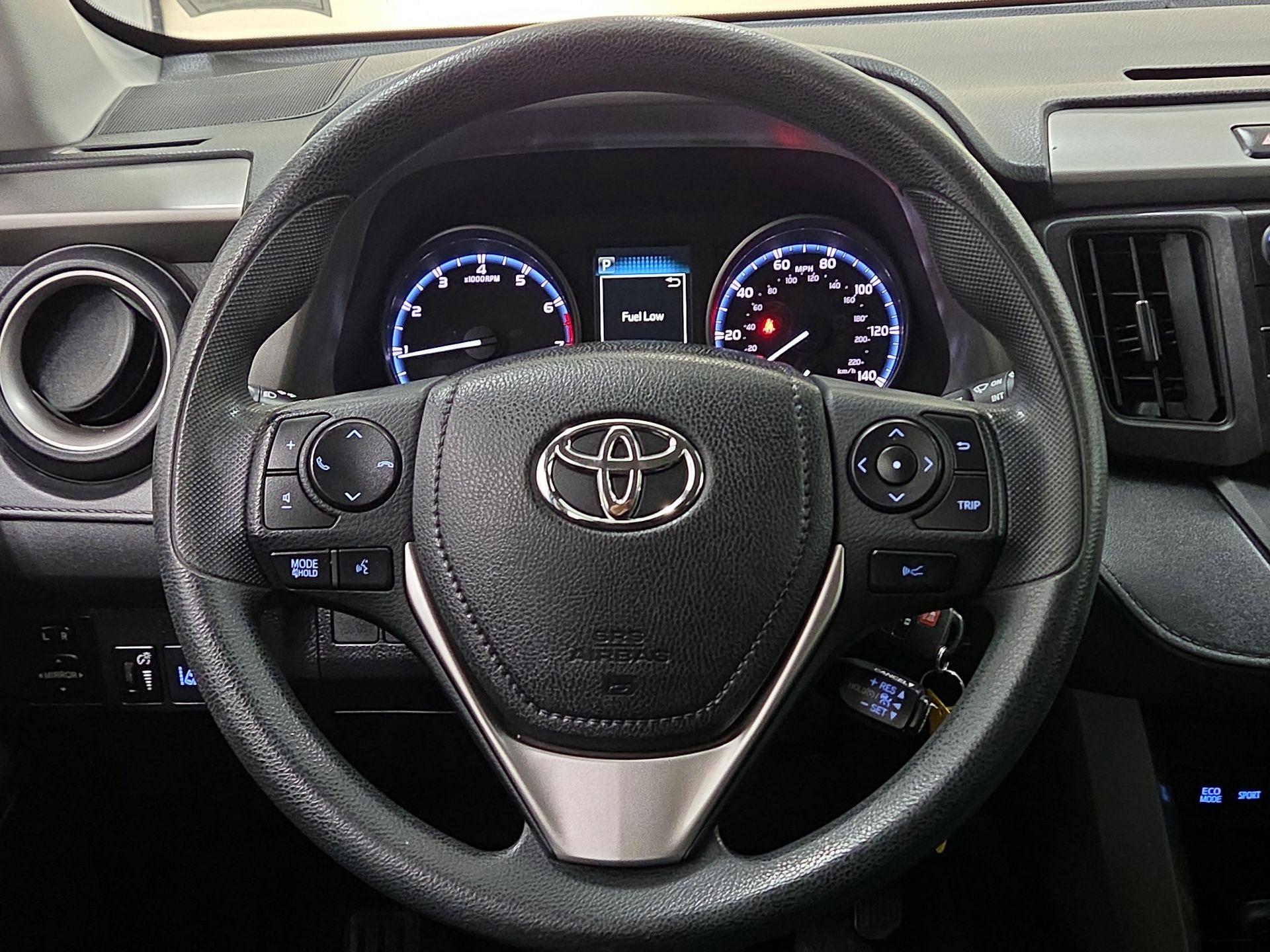 Thumbnail: 2017 Toyota RAV4 - 10