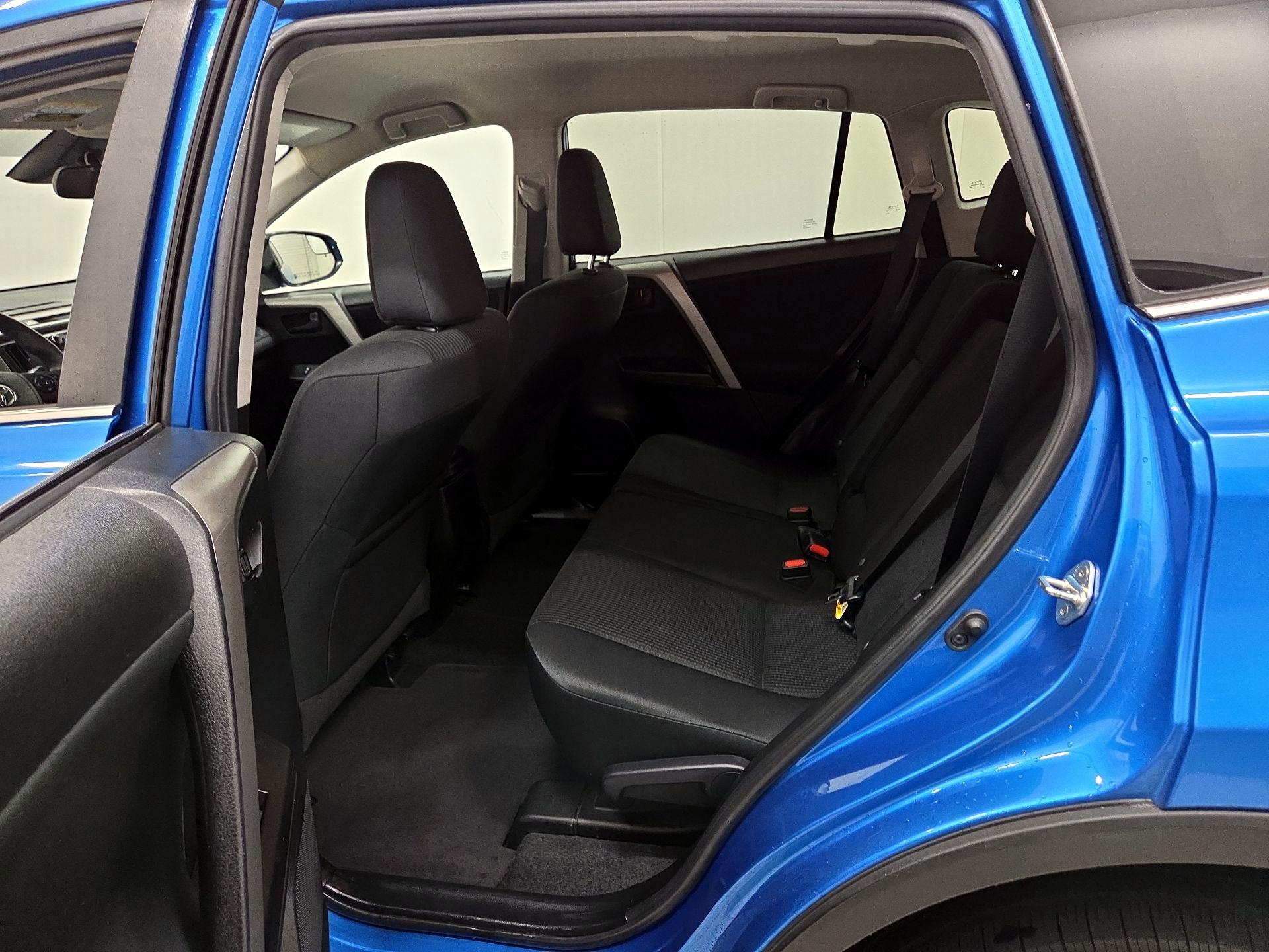 Thumbnail: 2017 Toyota RAV4 - 19