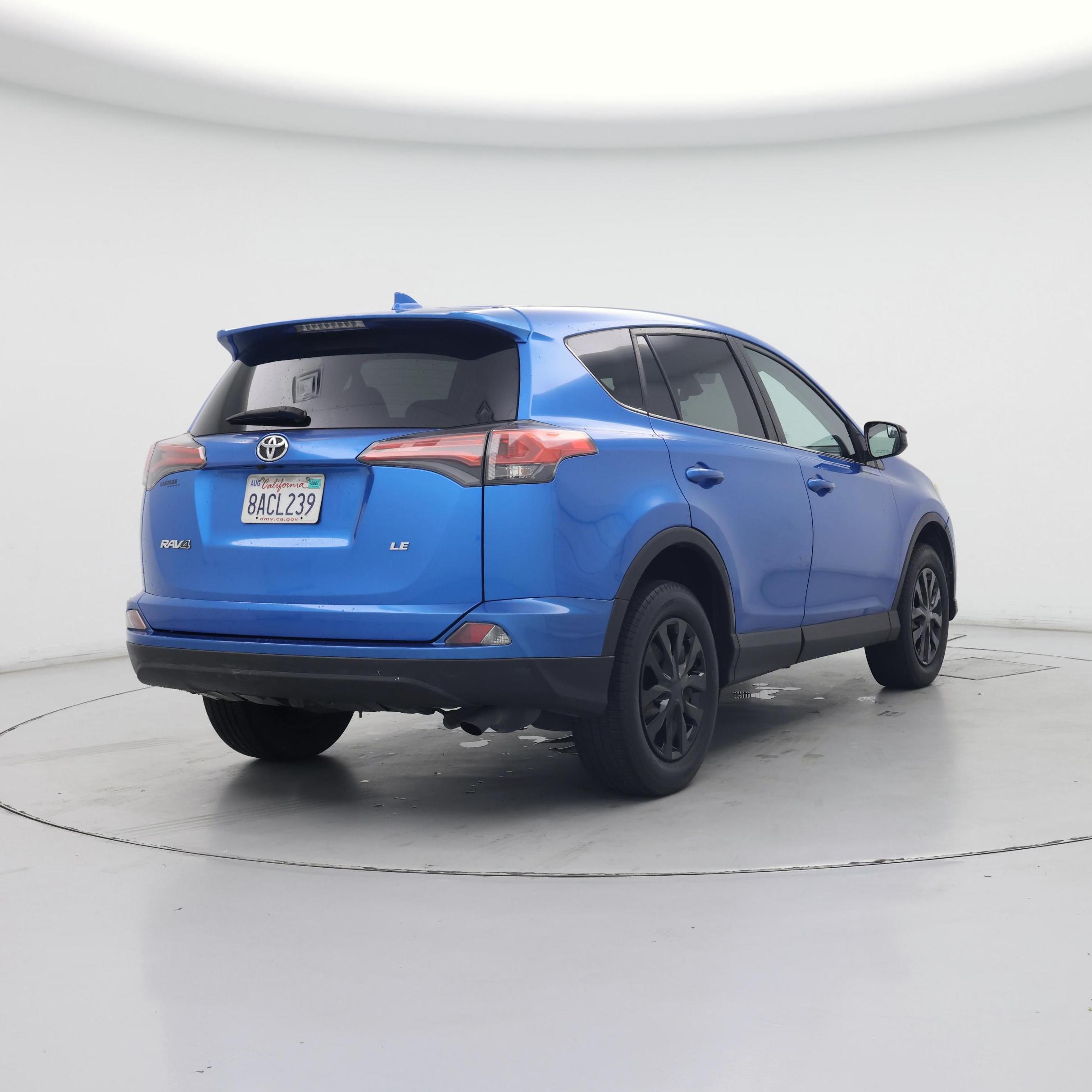 Thumbnail: 2017 Toyota RAV4 - 8