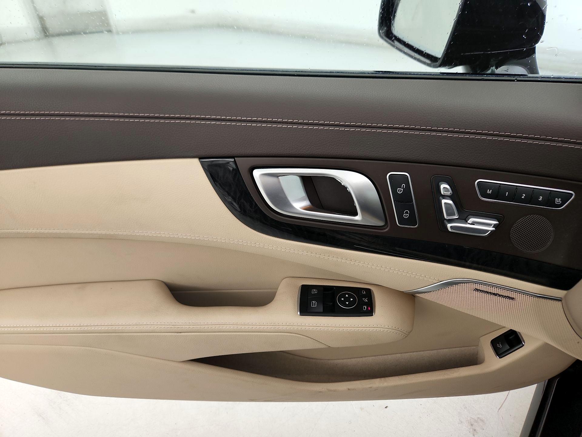Thumbnail: 2016 Mercedes-Benz SL-Class - 12