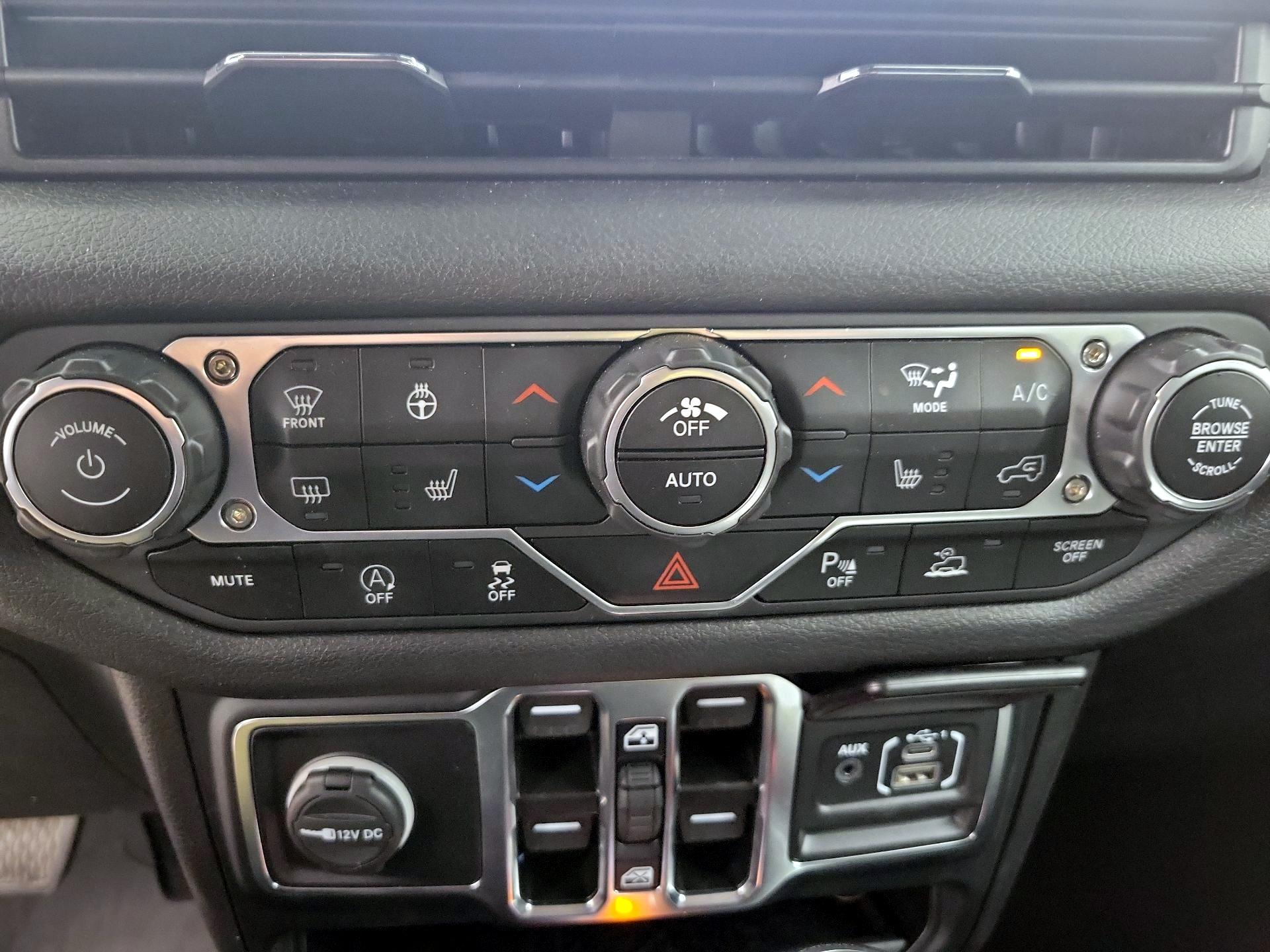 Thumbnail: 2024 Jeep Gladiator - 16
