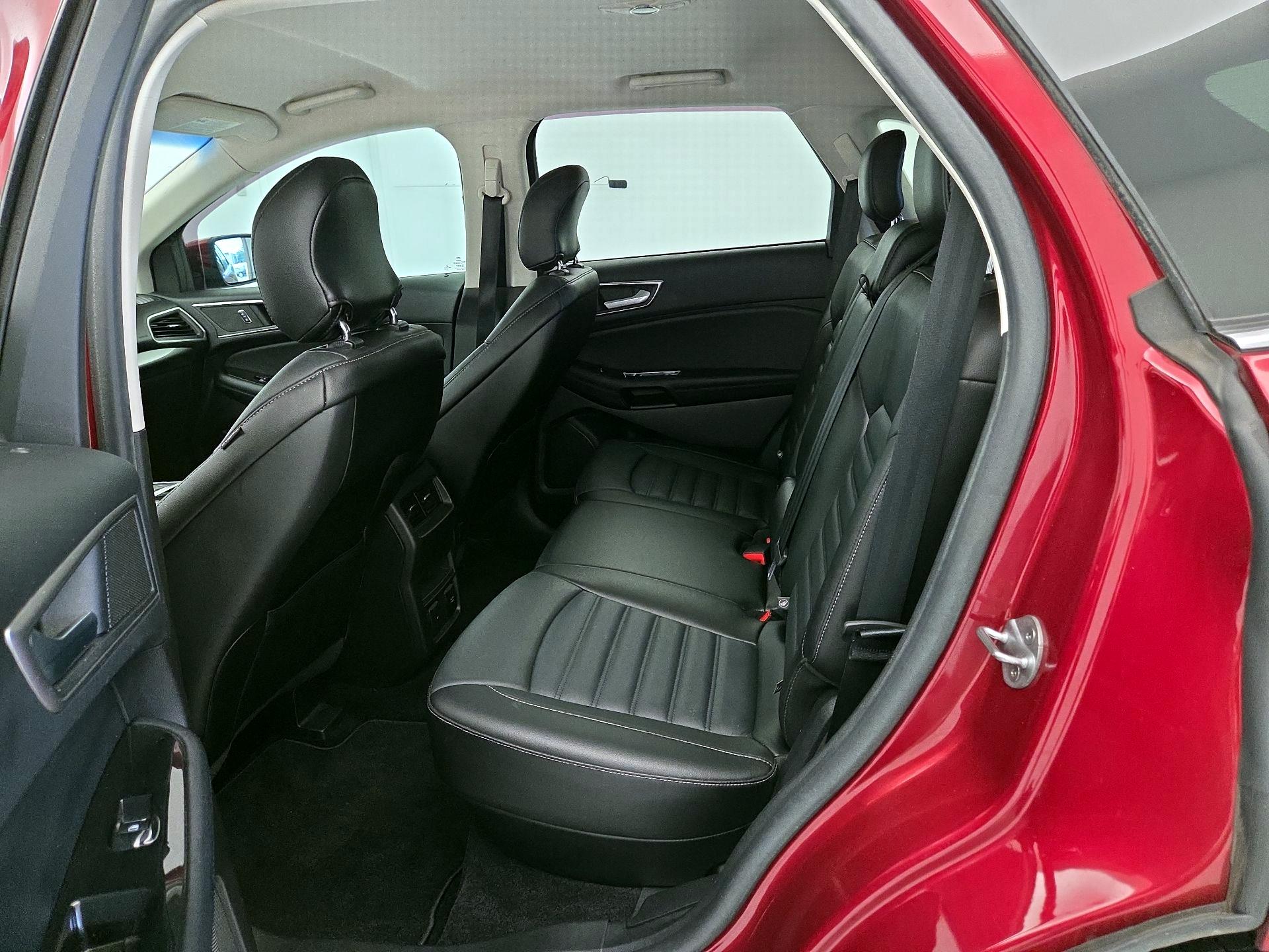 Thumbnail: 2016 Ford Edge - 19