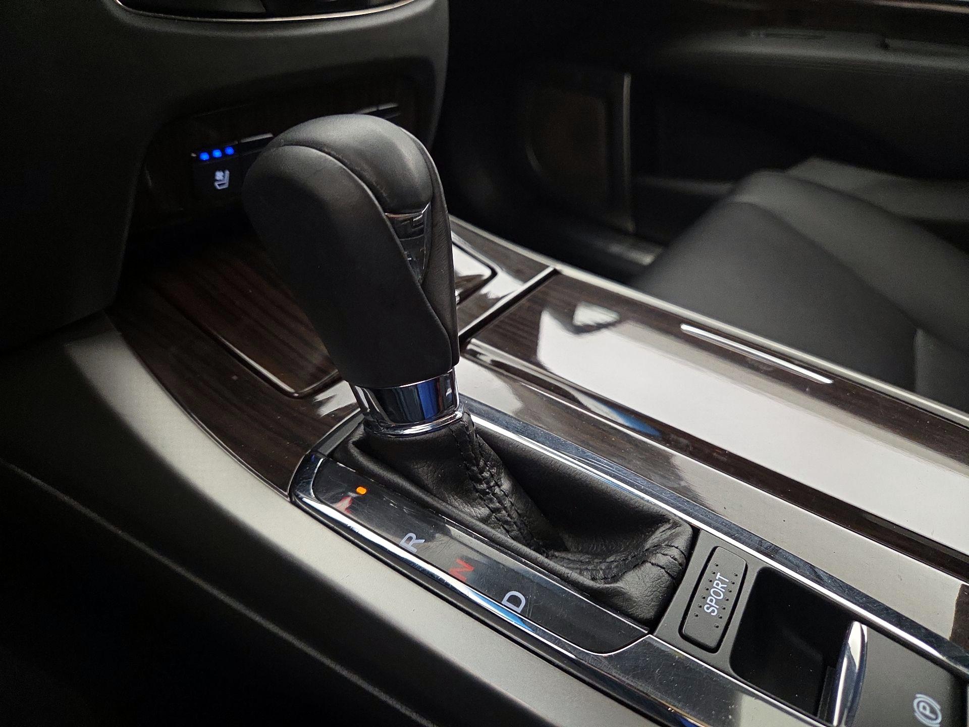 Thumbnail: 2016 Acura RLX - 18