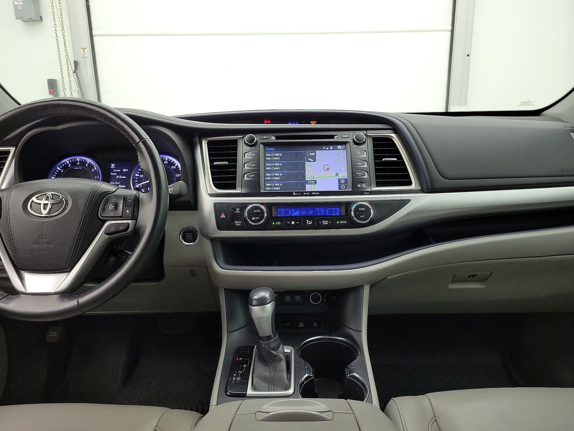Thumbnail: 2017 Toyota Highlander - 9