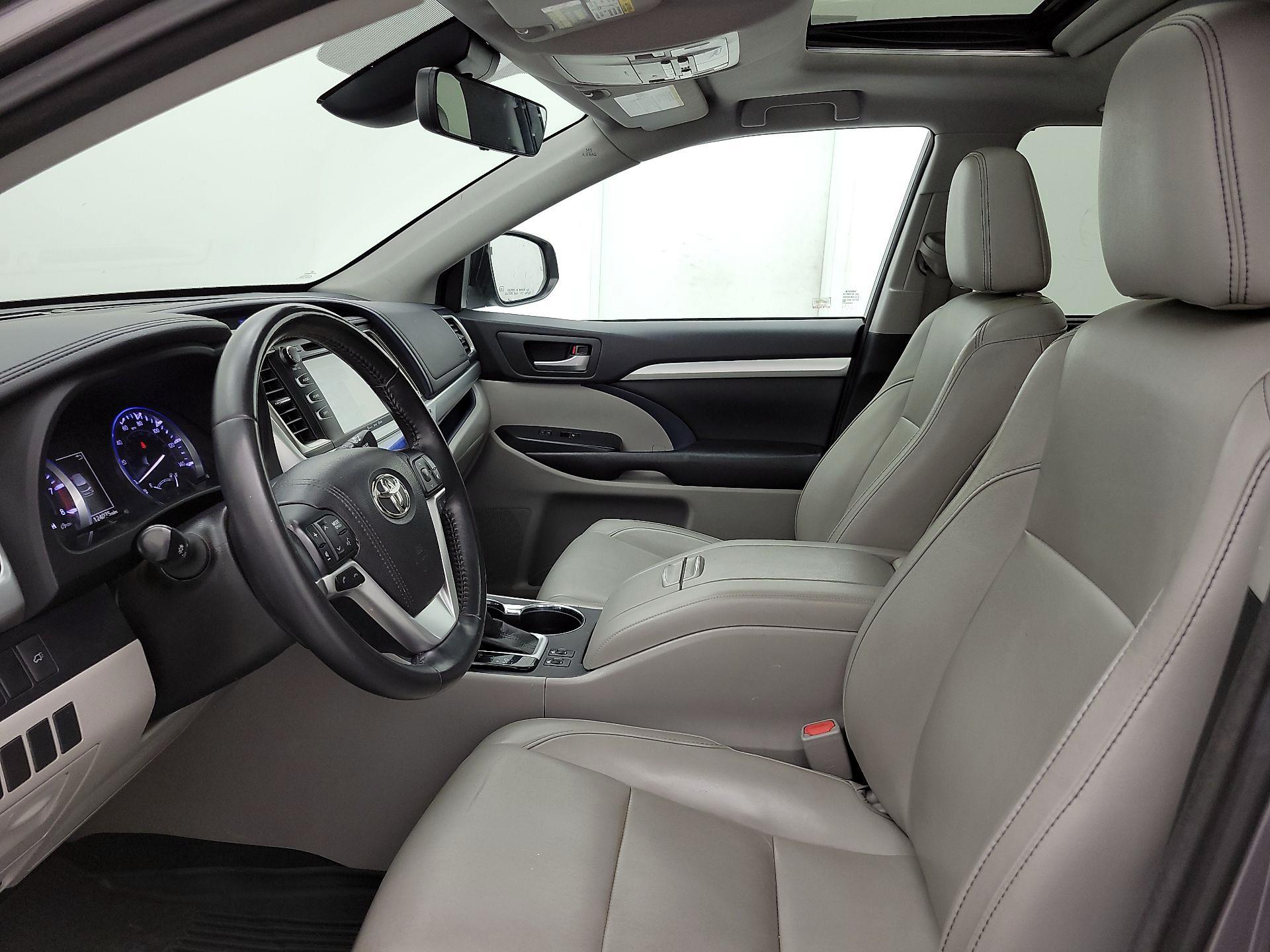 Thumbnail: 2017 Toyota Highlander - 11