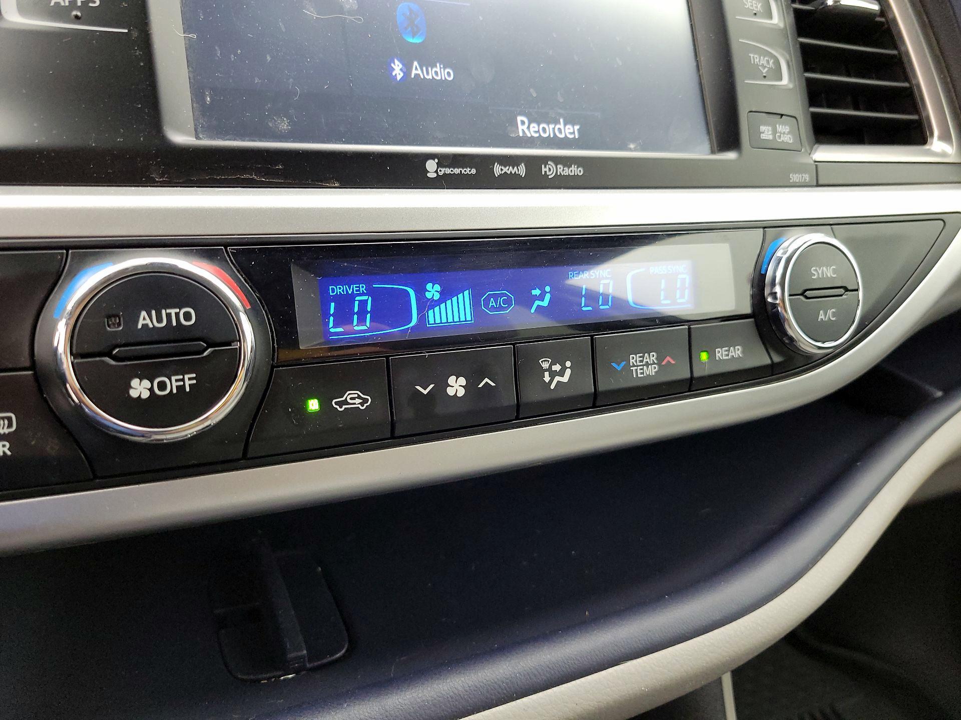 Thumbnail: 2017 Toyota Highlander - 17