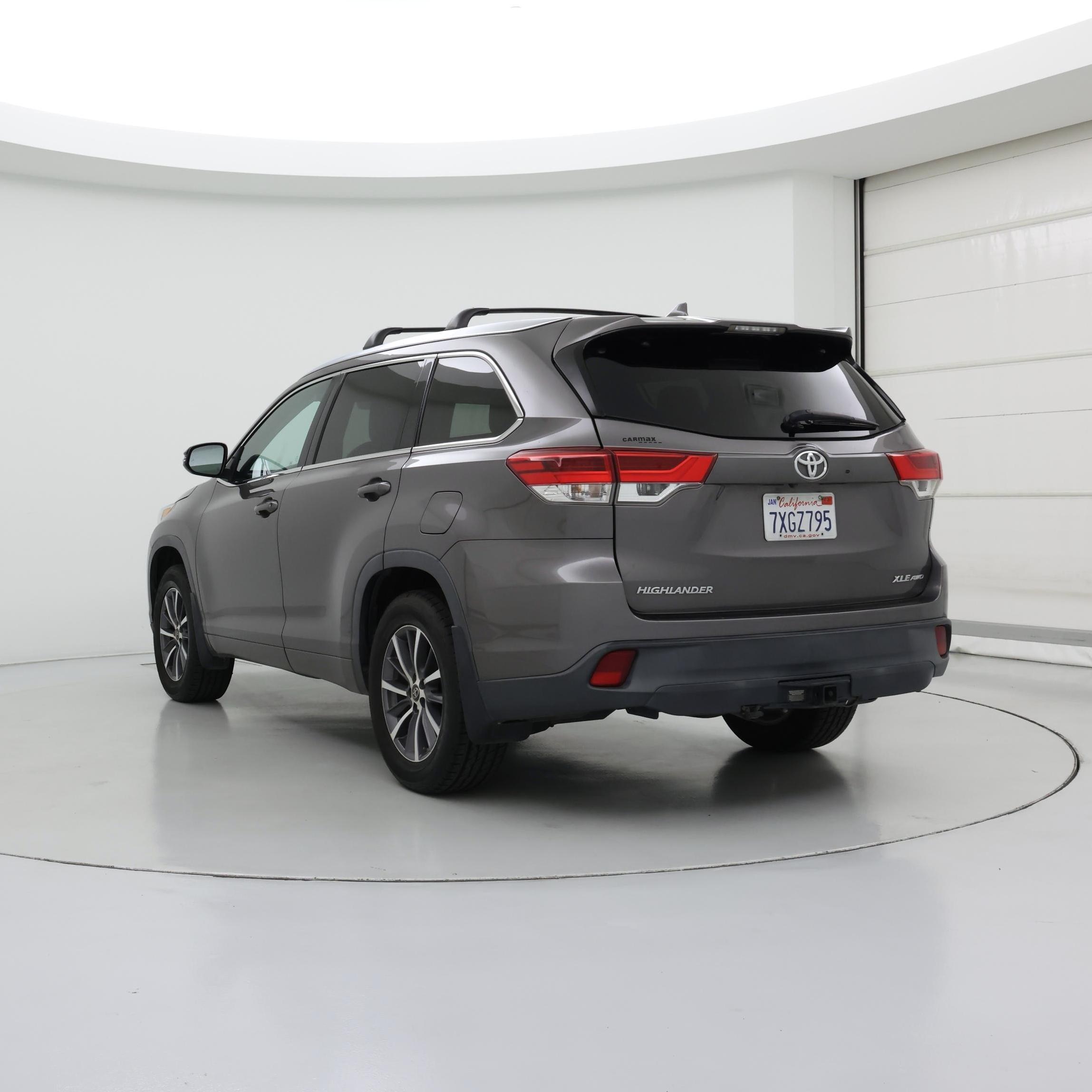 Thumbnail: 2017 Toyota Highlander - 2