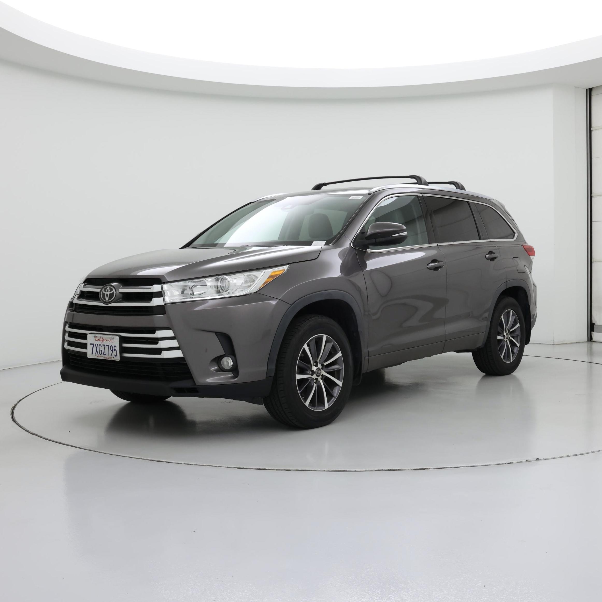 Thumbnail: 2017 Toyota Highlander - 4