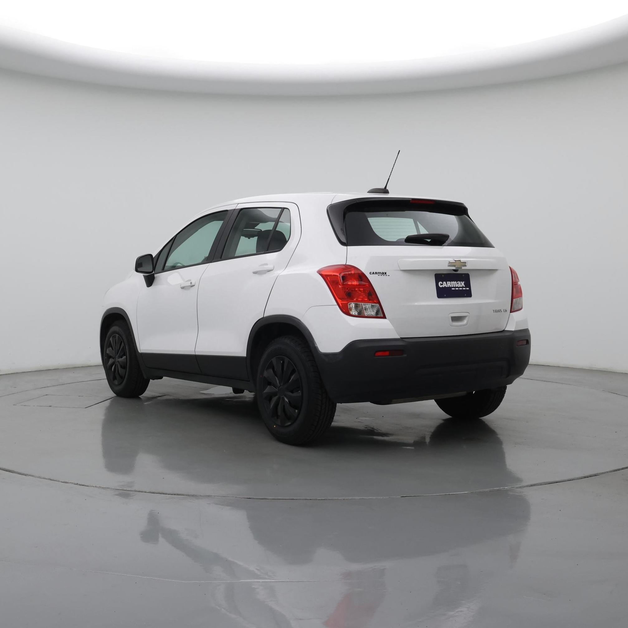 Thumbnail: 2015 Chevrolet Trax - 2