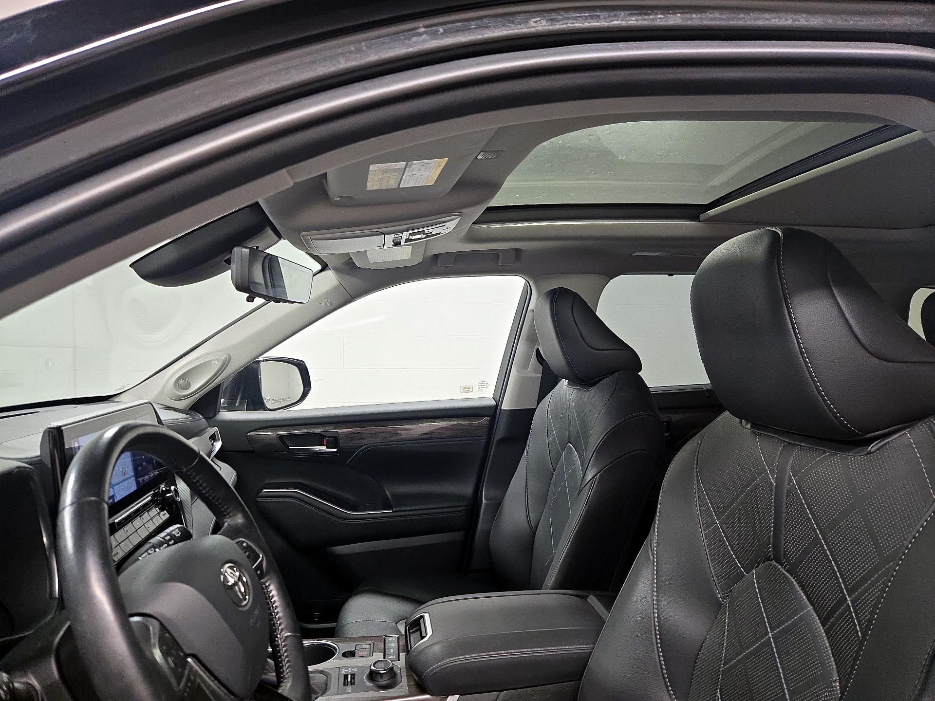 Thumbnail: 2020 Toyota Highlander - 20