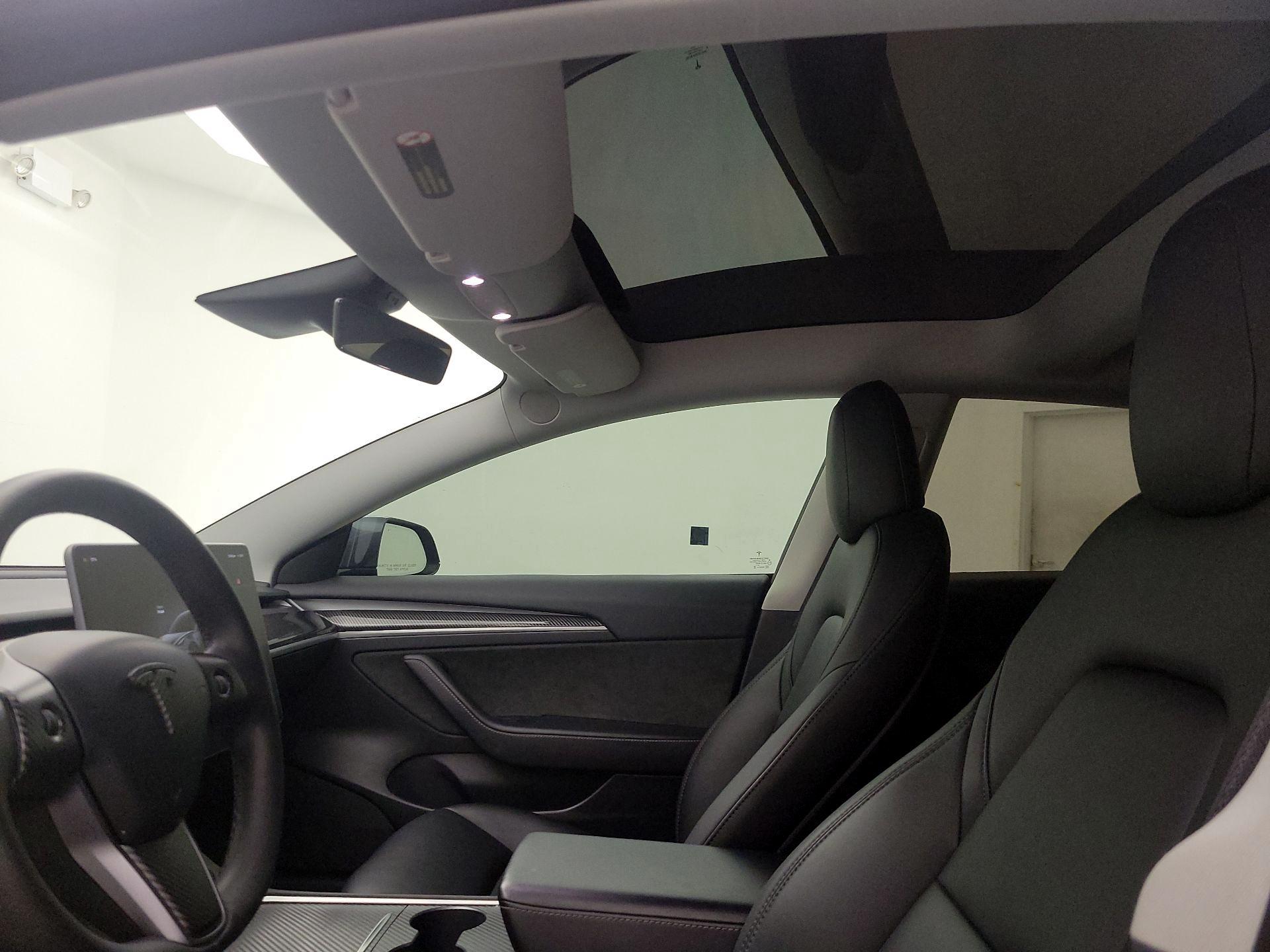Thumbnail: 2023 Tesla Model 3 - 19