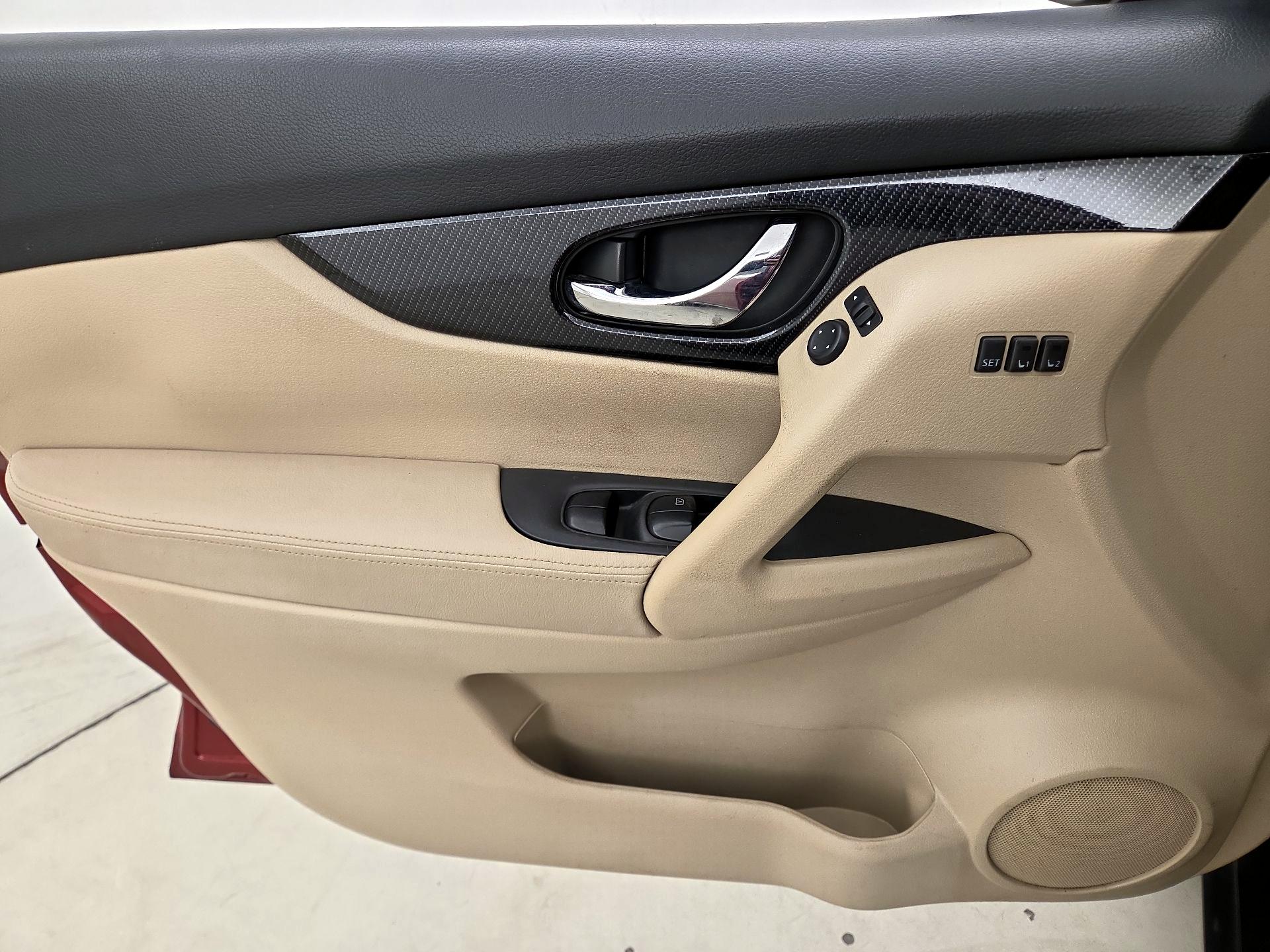 Thumbnail: 2018 Nissan Rogue - 12