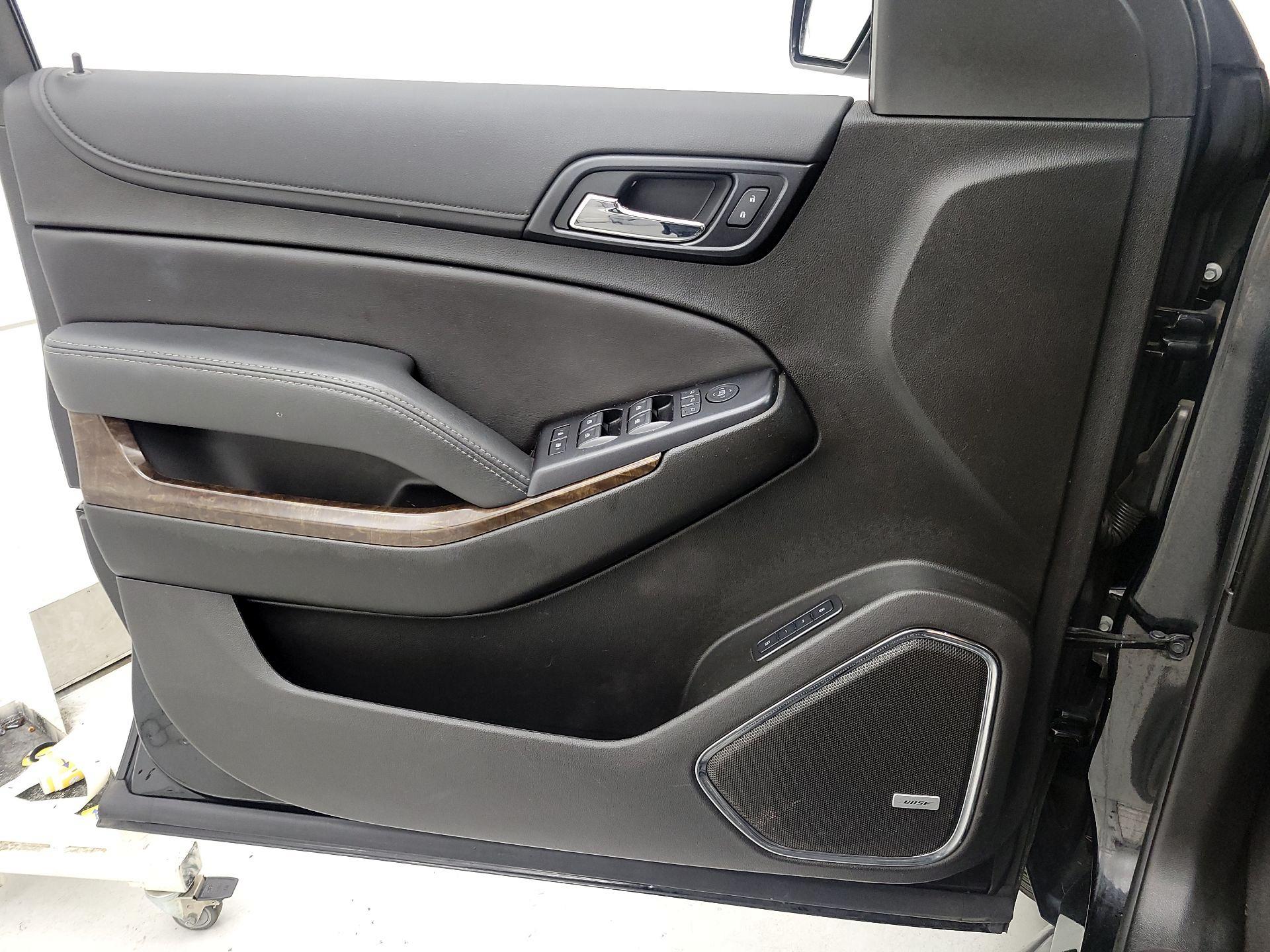 Thumbnail: 2019 Chevrolet Tahoe - 12