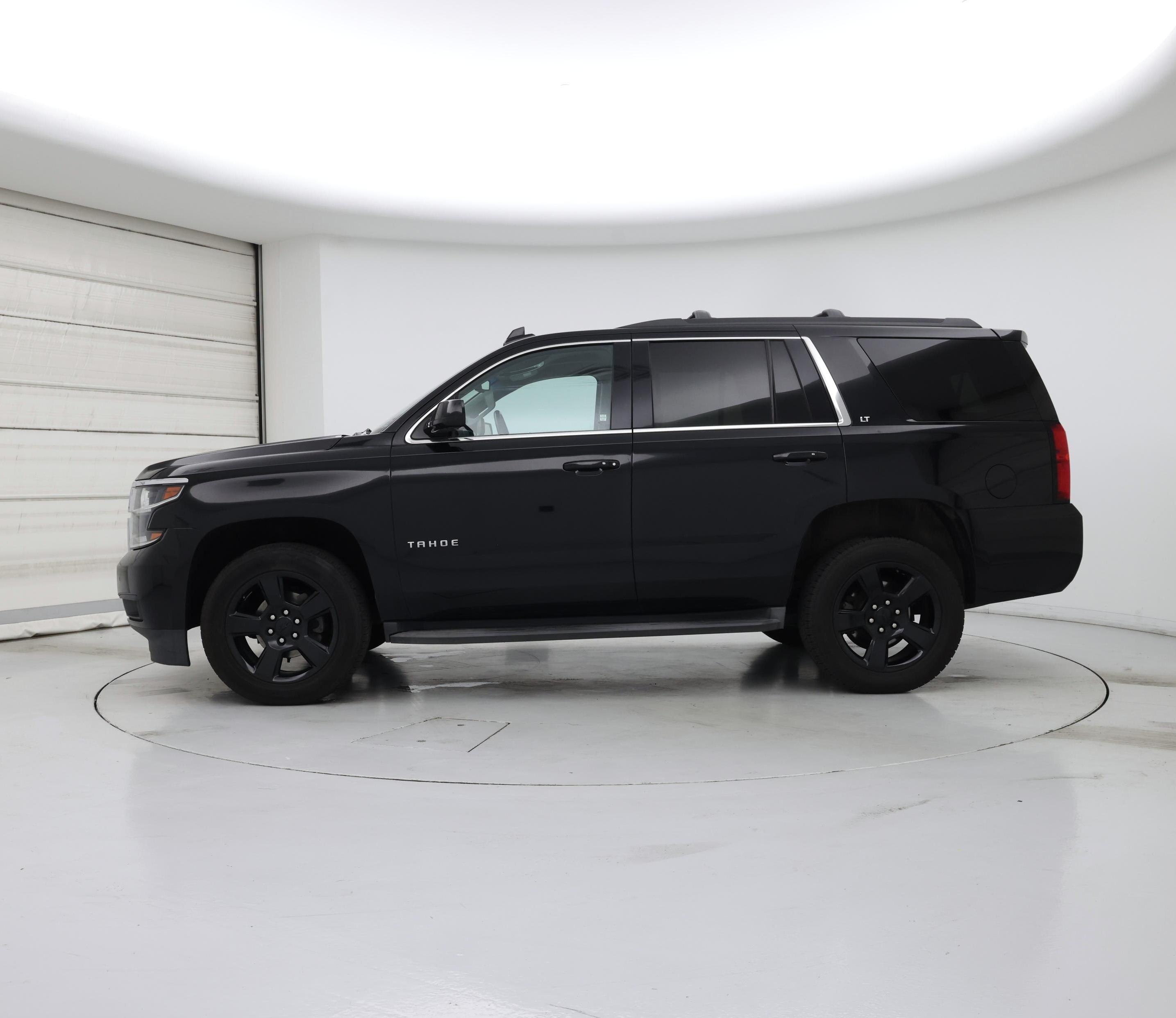 Thumbnail: 2019 Chevrolet Tahoe - 3