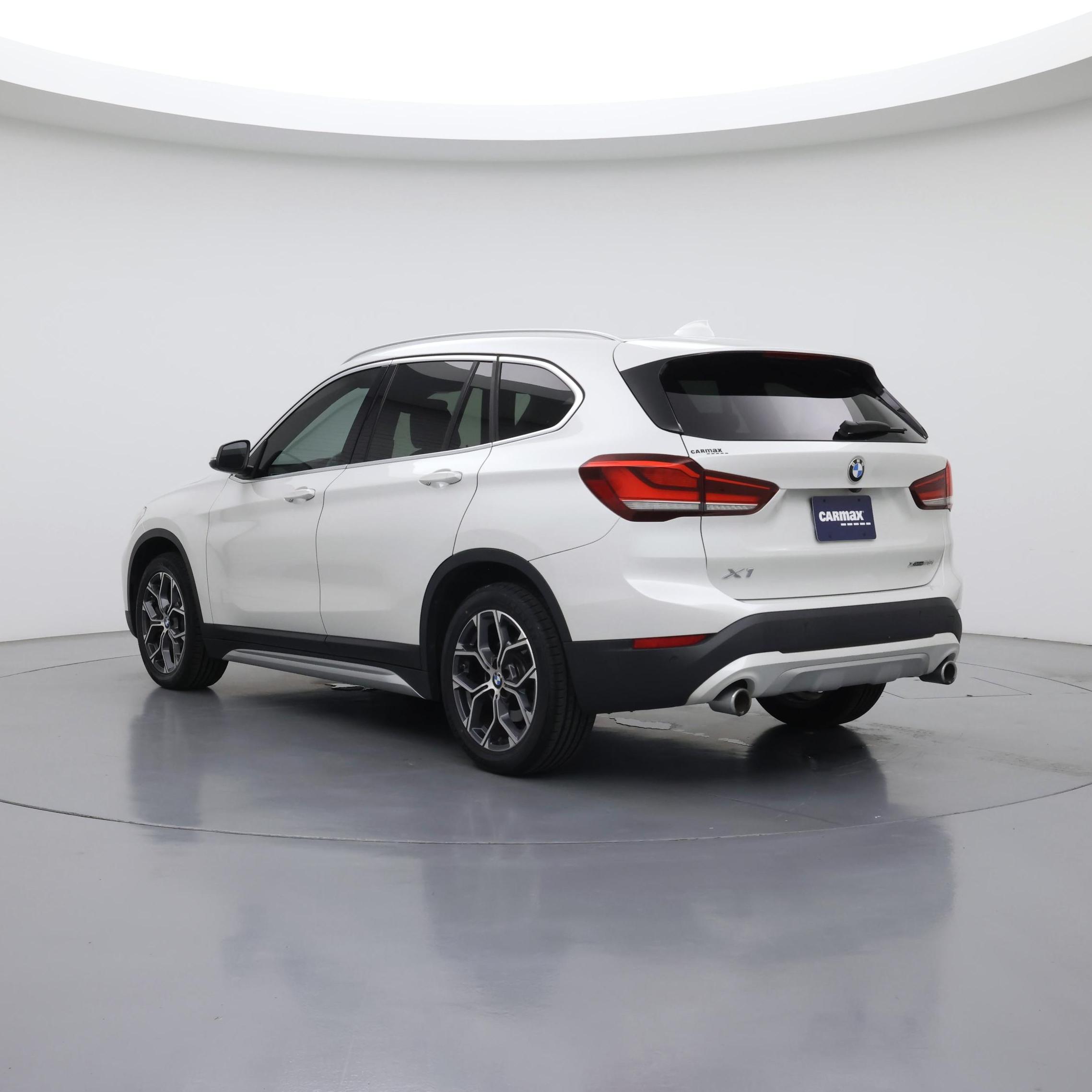 Thumbnail: 2021 BMW X1 - 2