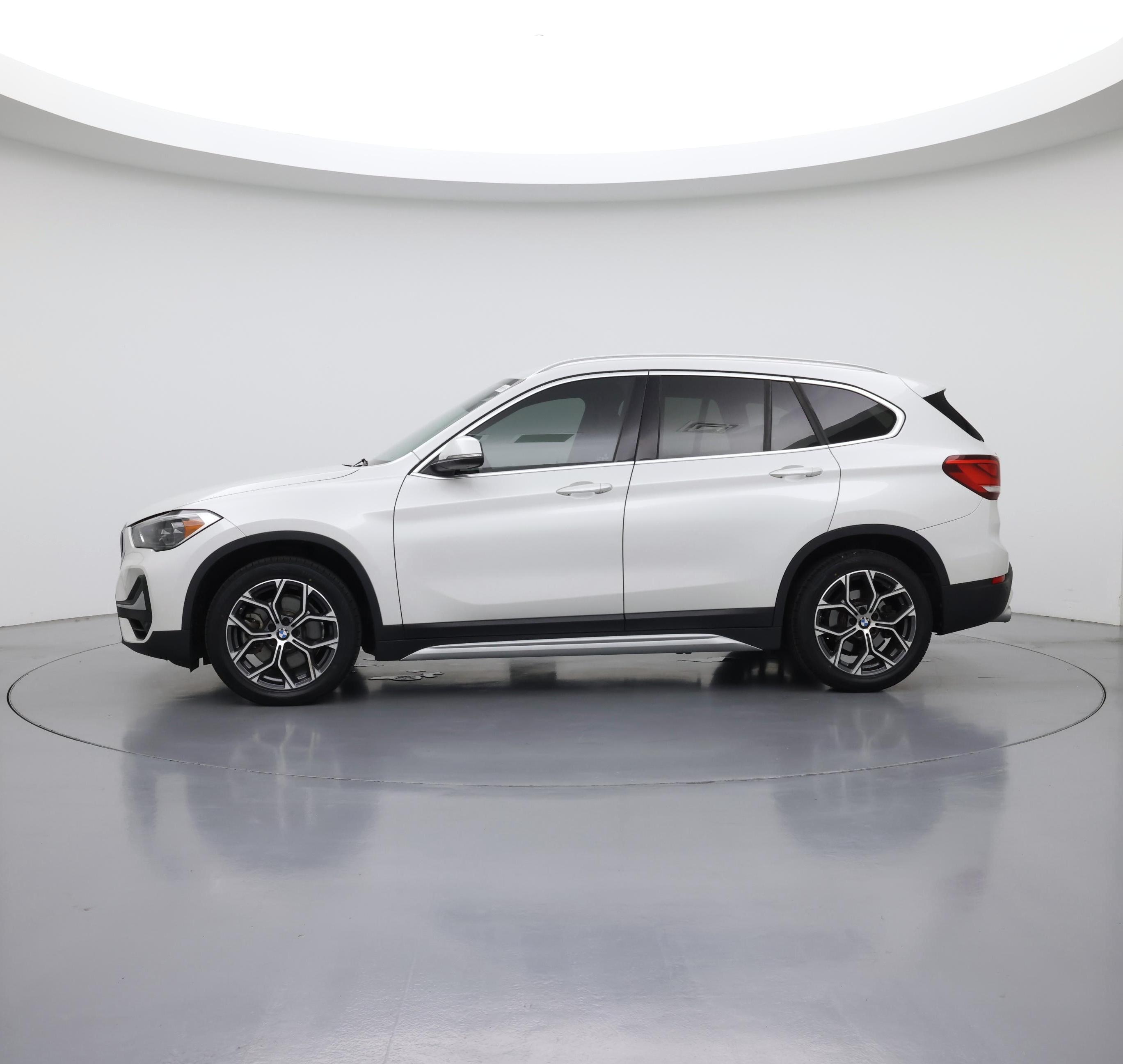 Thumbnail: 2021 BMW X1 - 3