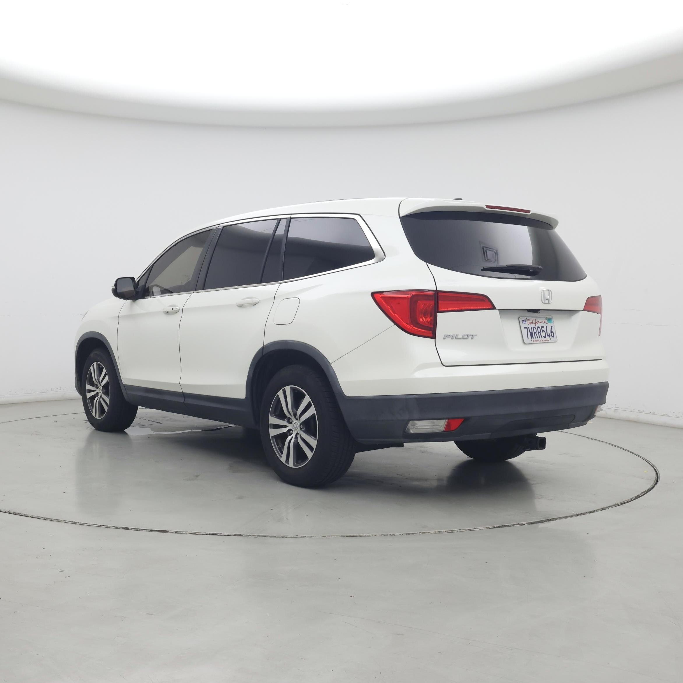 Thumbnail: 2017 Honda Pilot - 2