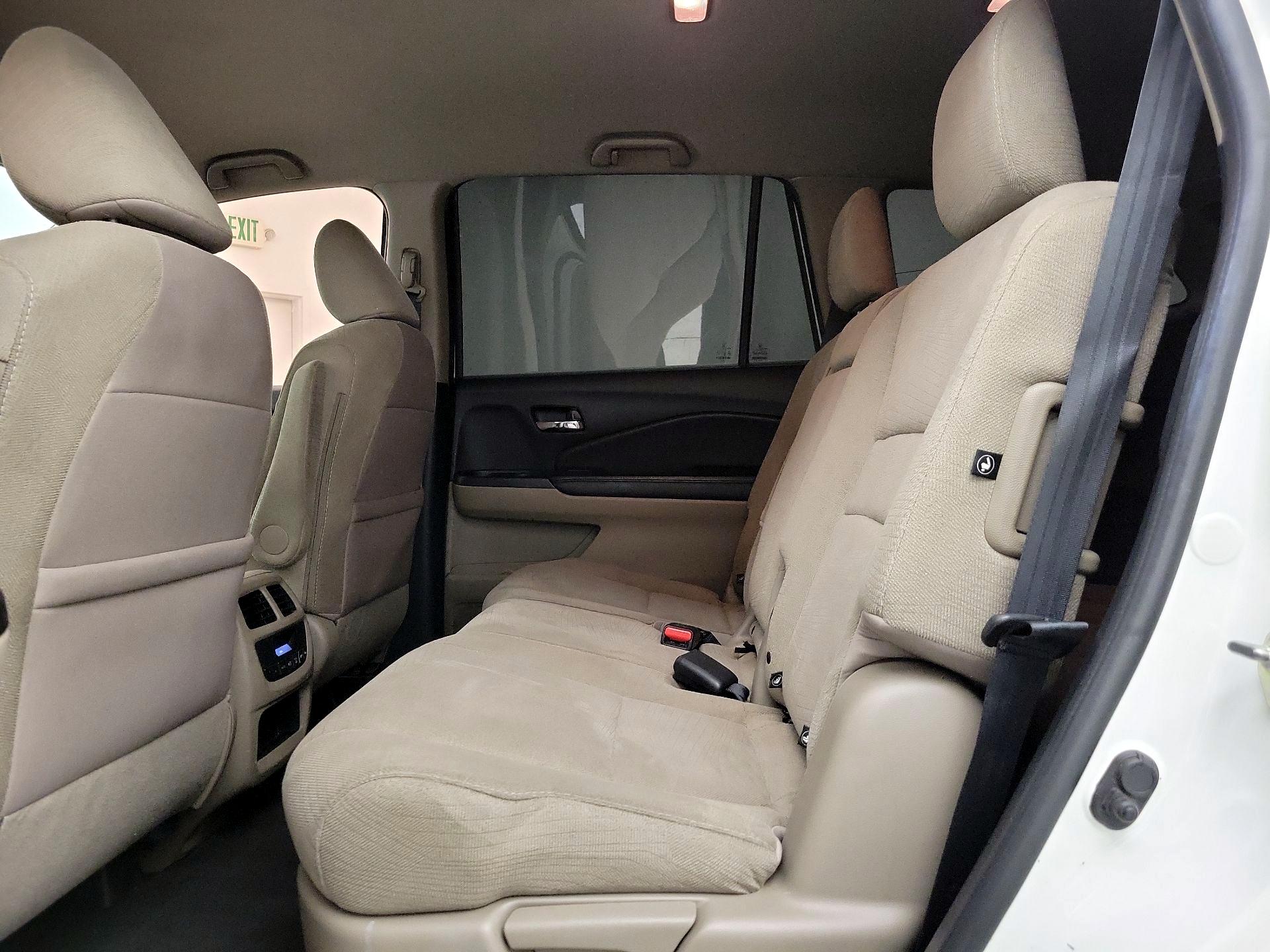 Thumbnail: 2017 Honda Pilot - 19