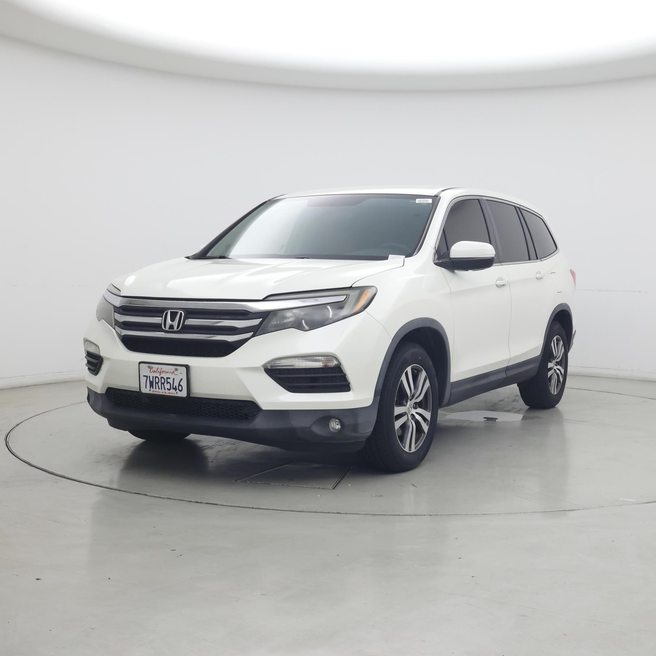 Thumbnail: 2017 Honda Pilot - 4