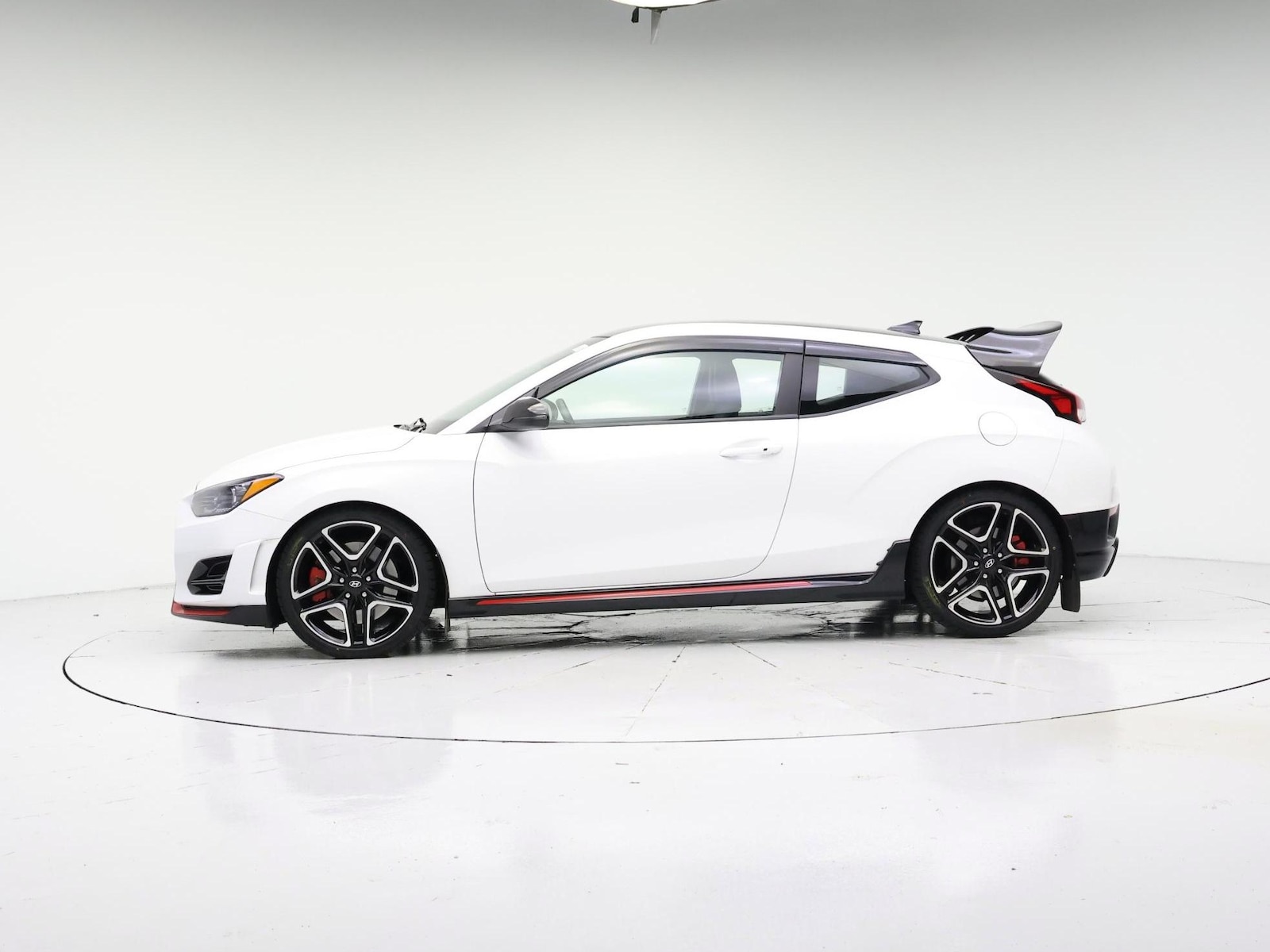2022 Hyundai Veloster N - Photo 4
