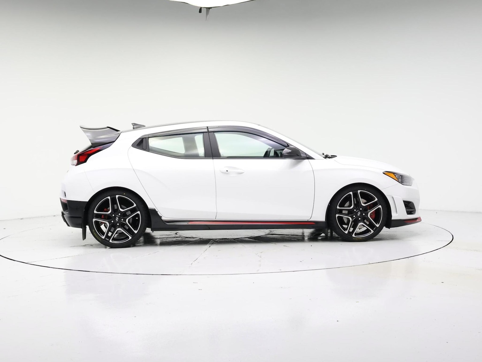2022 Hyundai Veloster N - Photo 8