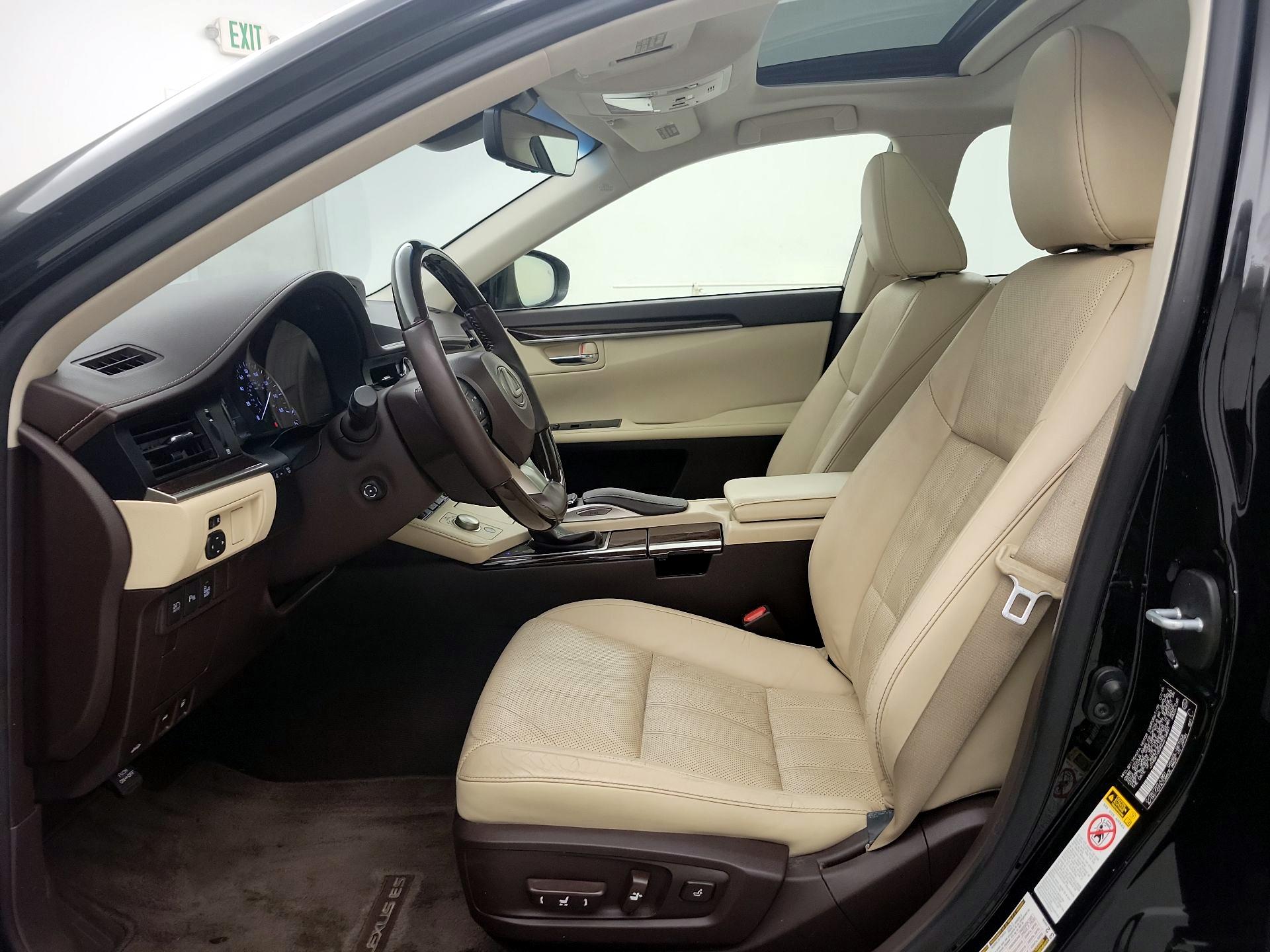 Thumbnail: 2016 Lexus ES - 11