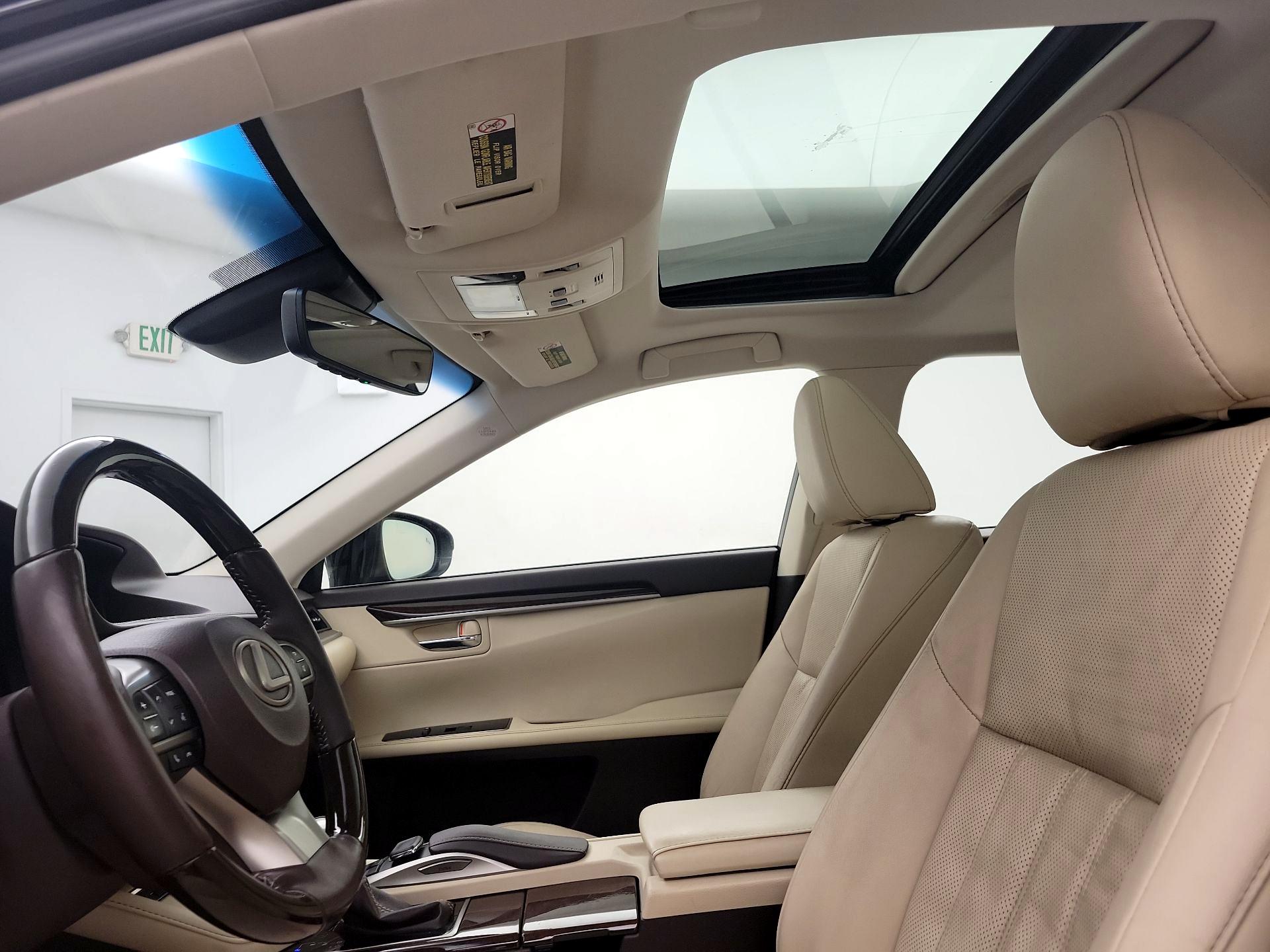 Thumbnail: 2016 Lexus ES - 20