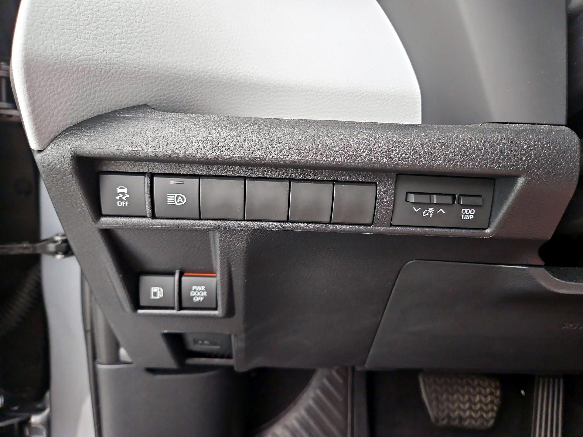 Thumbnail: 2026 Toyota Sienna - 13