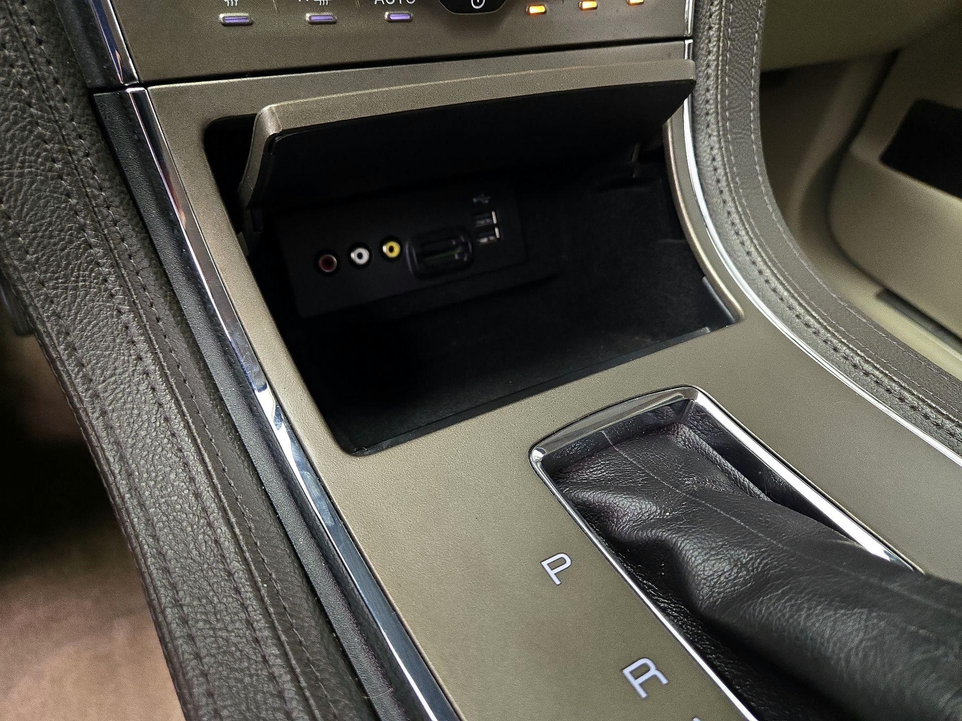 Thumbnail: 2015 Lincoln MKX - 16