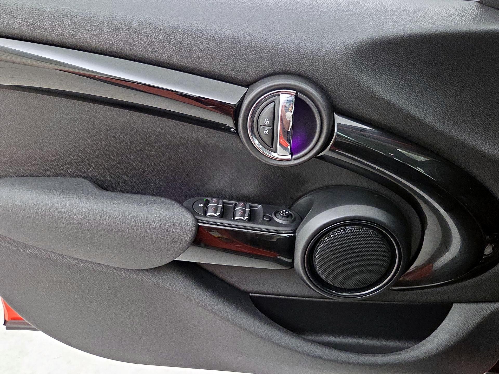 Thumbnail: 2021 MINI Cooper Hardtop - 12