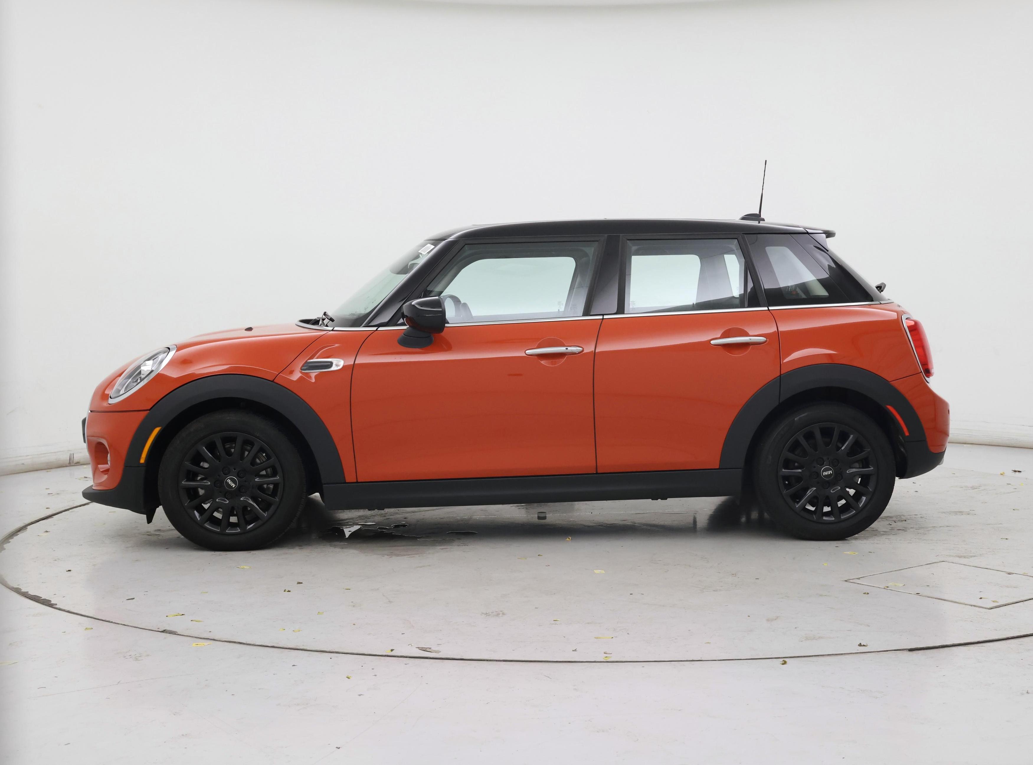 Thumbnail: 2021 MINI Cooper Hardtop - 3