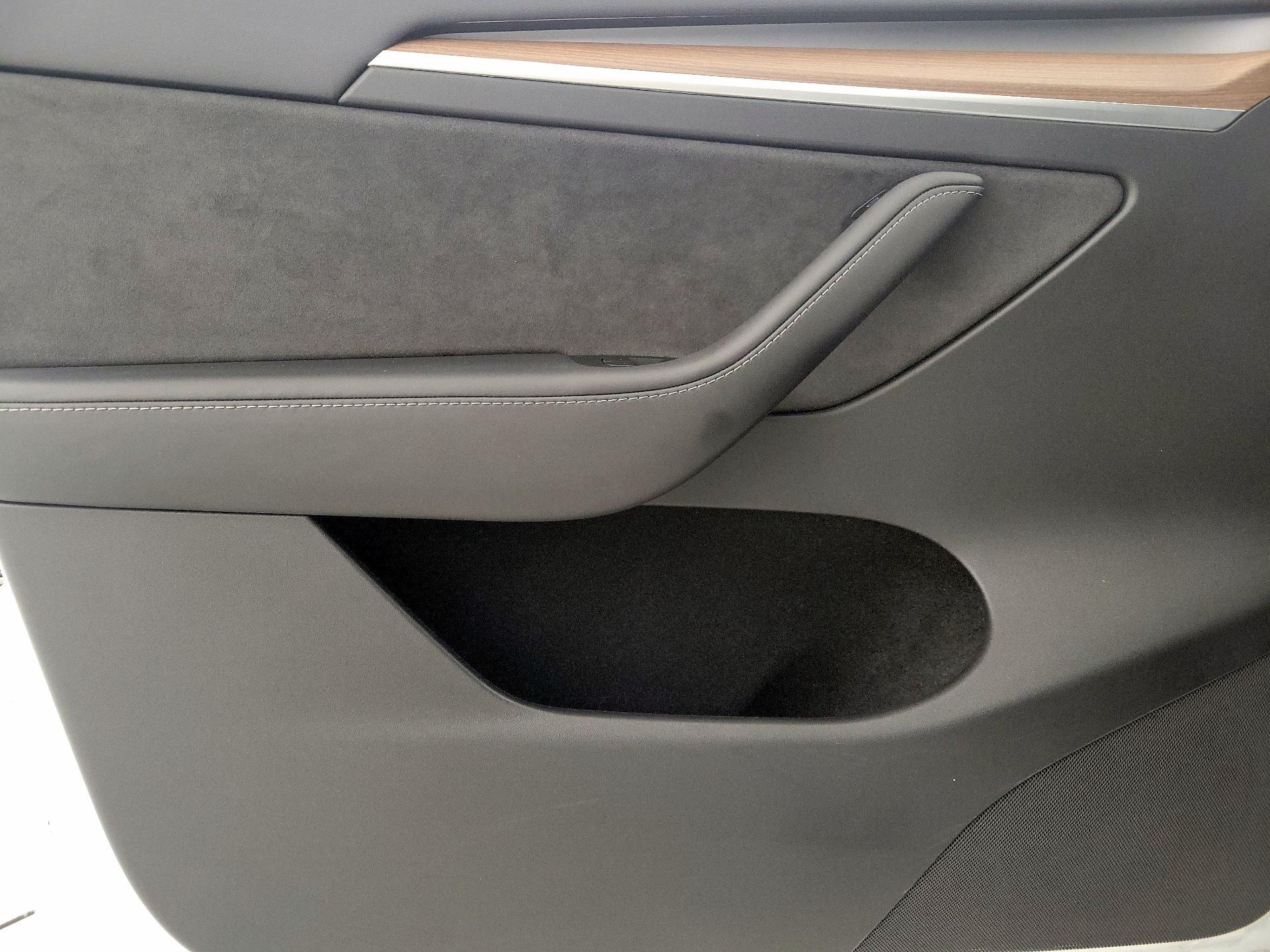 Thumbnail: 2023 Tesla Model Y - 12