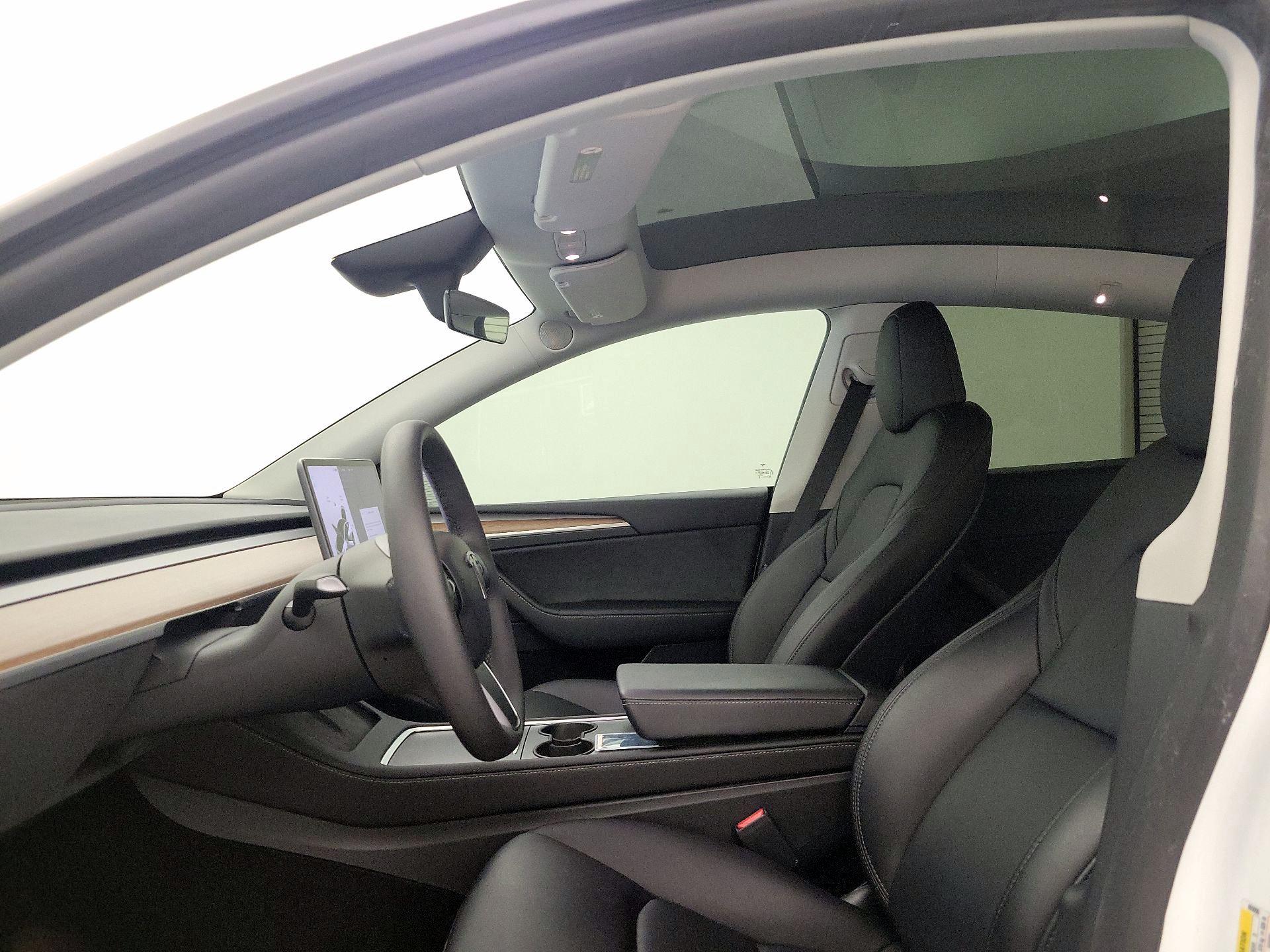 Thumbnail: 2023 Tesla Model Y - 17