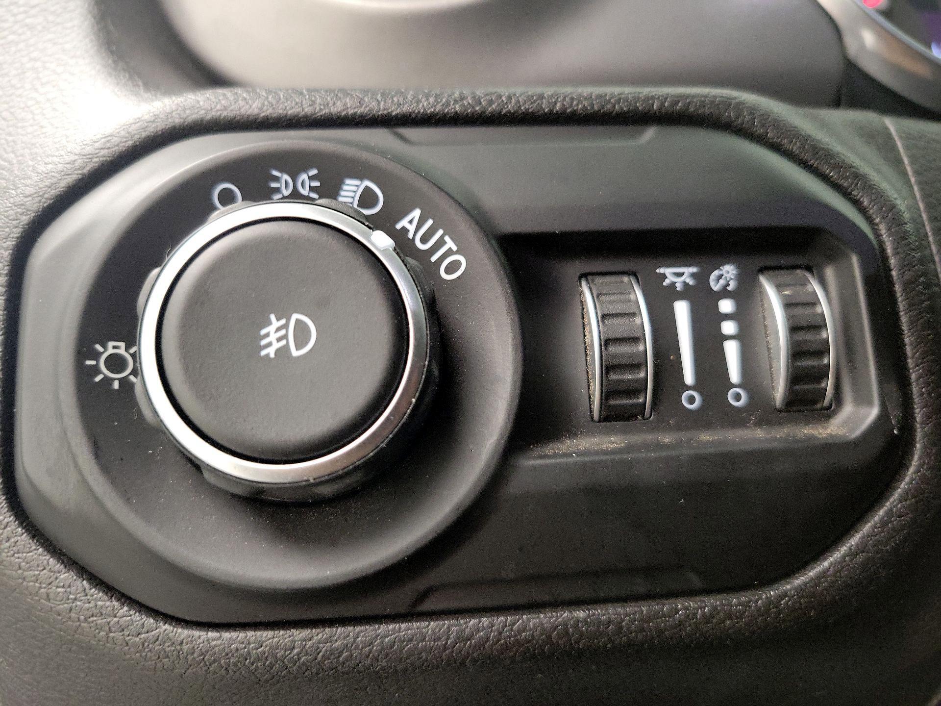 Thumbnail: 2021 Jeep Wrangler - 13