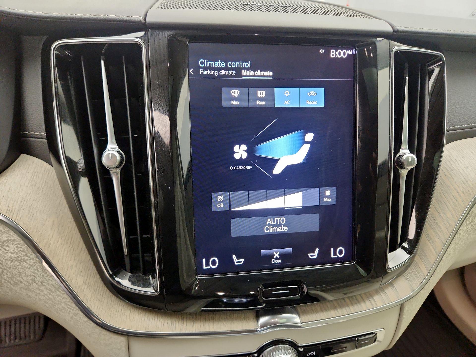Thumbnail: 2021 Volvo XC60 - 17