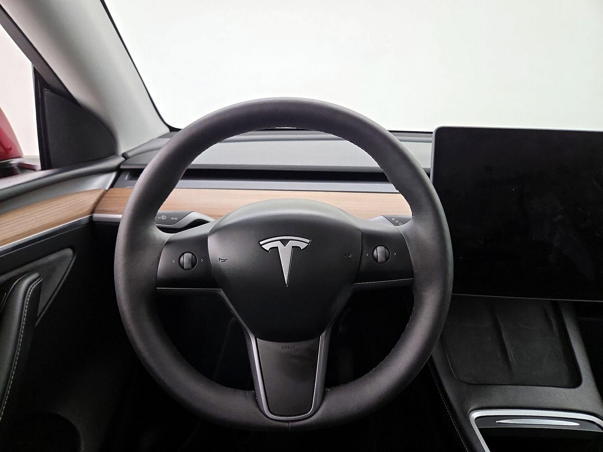 Thumbnail: 2025 Tesla Model Y - 10