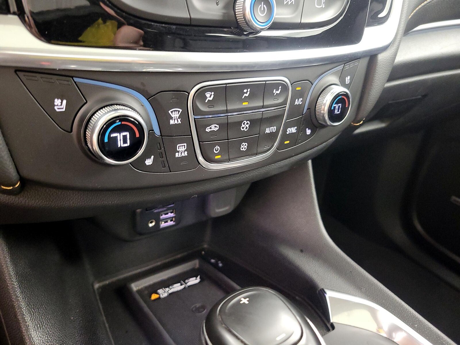 2020 Chevrolet Traverse Premier - Photo 17