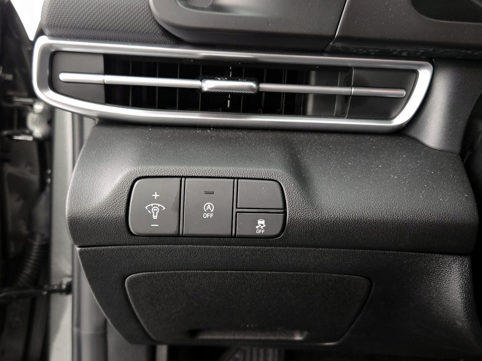 2025 Hyundai Elantra SE - Photo 14