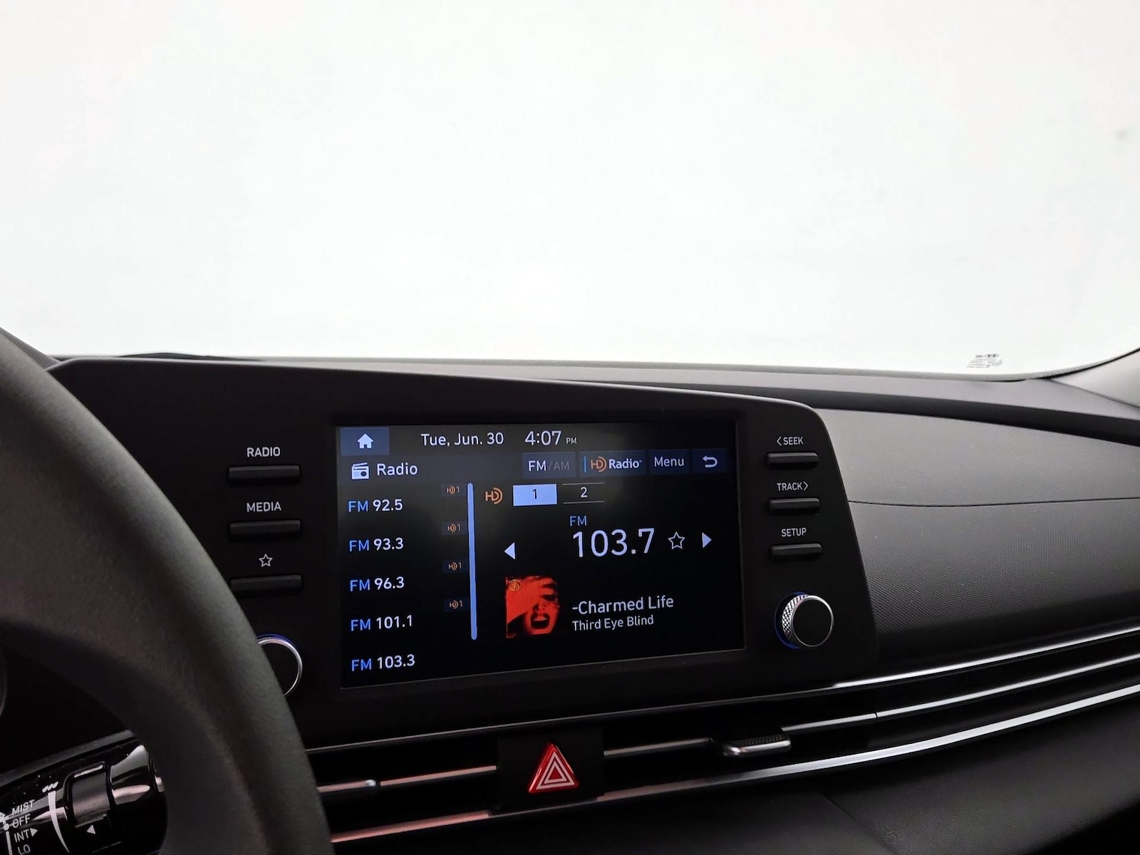 2025 Hyundai Elantra SE - Photo 16