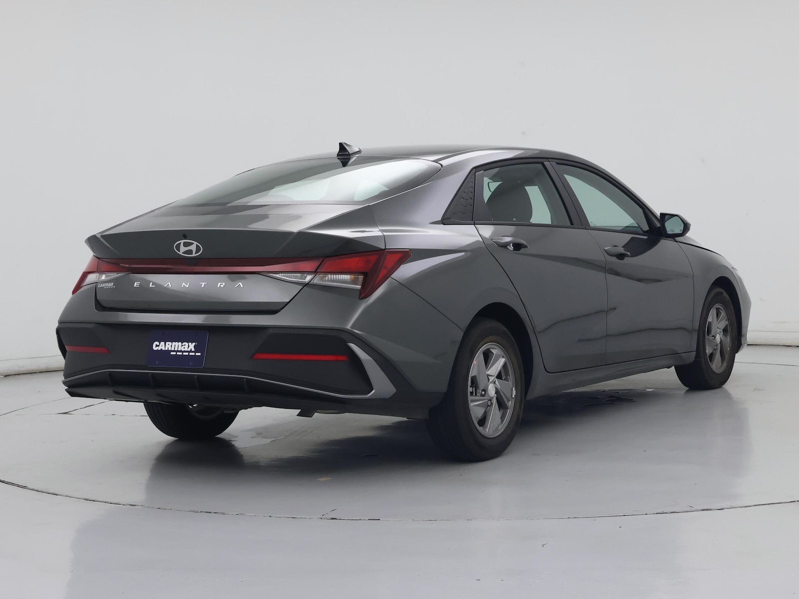 2025 Hyundai Elantra SE - Photo 9