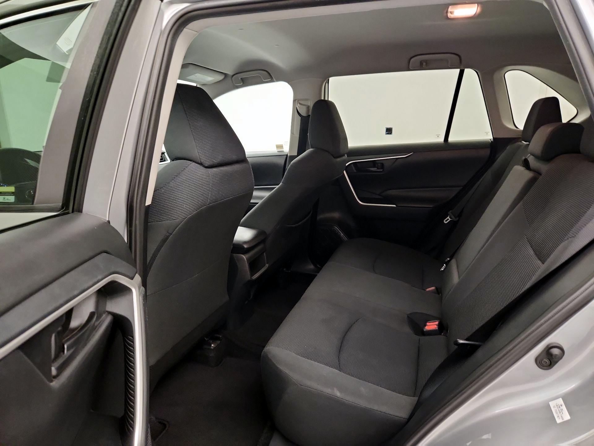 Thumbnail: 2019 Toyota RAV4 - 19