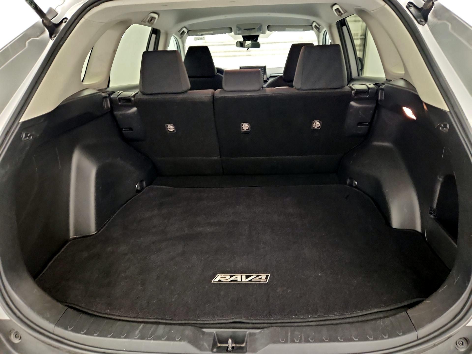 Thumbnail: 2019 Toyota RAV4 - 20