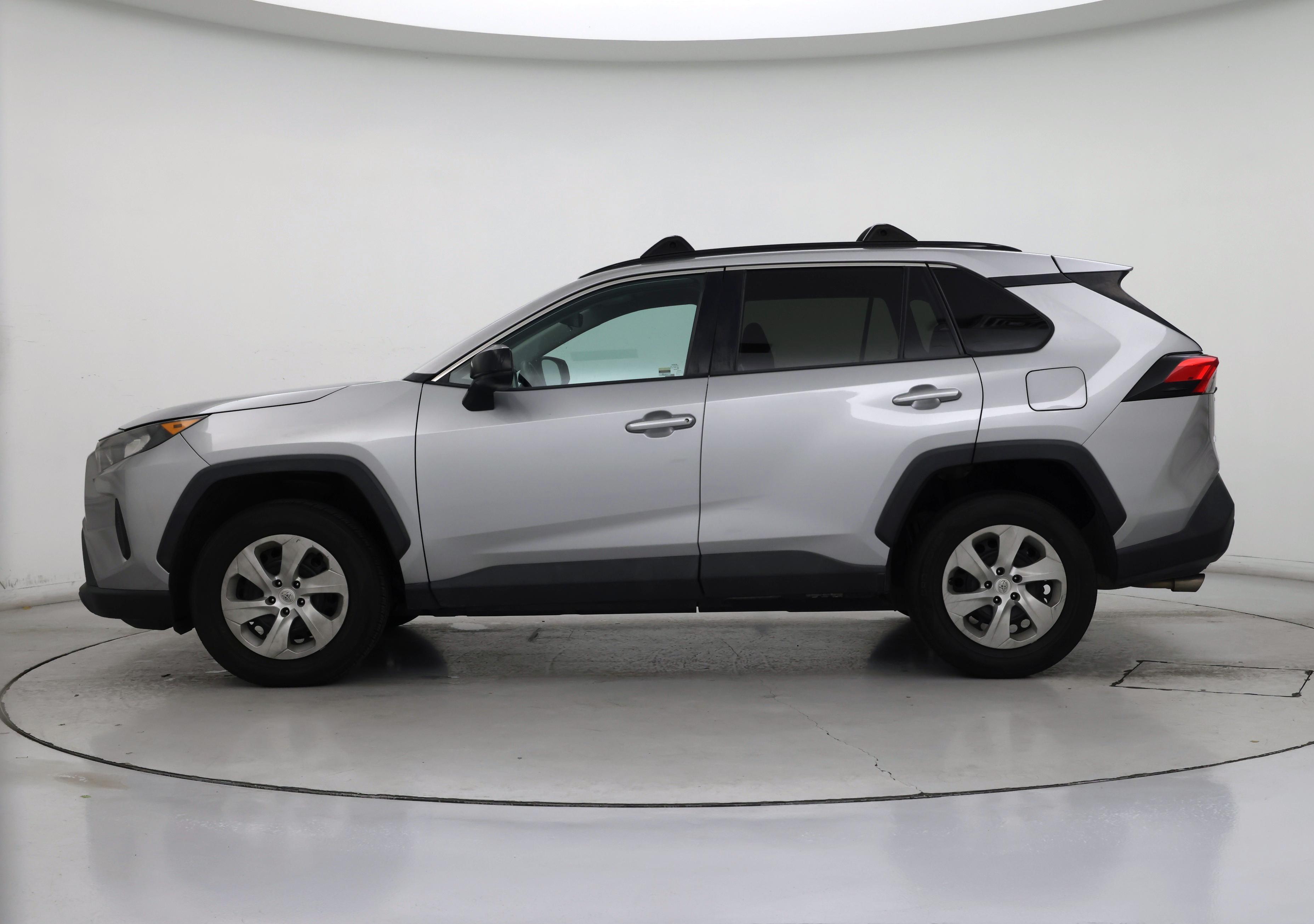 Thumbnail: 2019 Toyota RAV4 - 3