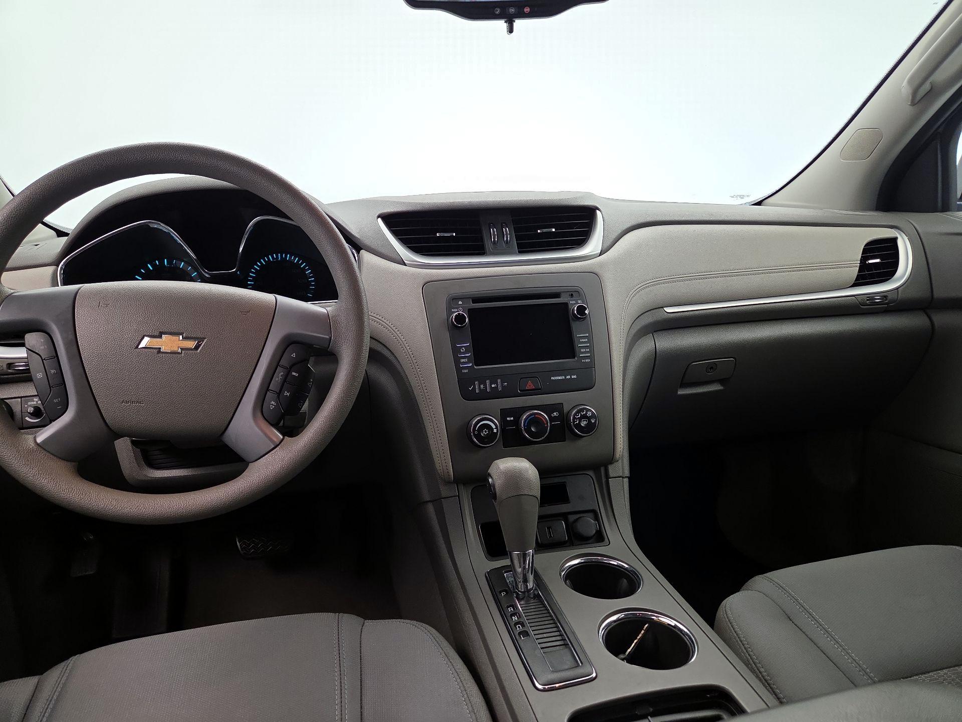 Thumbnail: 2017 Chevrolet Traverse - 9