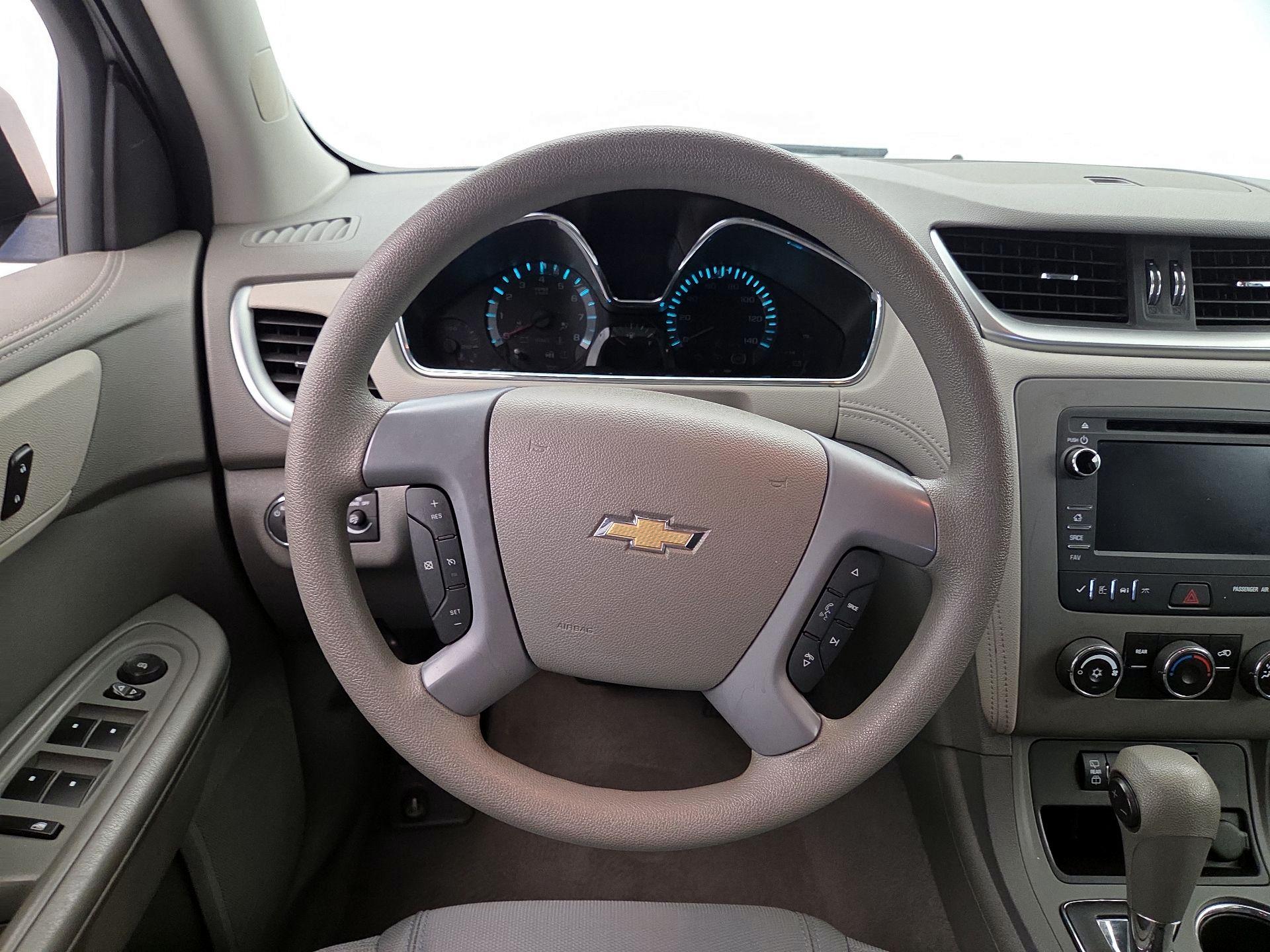 Thumbnail: 2017 Chevrolet Traverse - 10