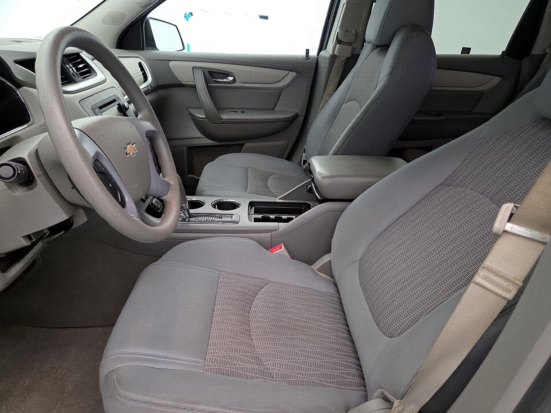 Thumbnail: 2017 Chevrolet Traverse - 11