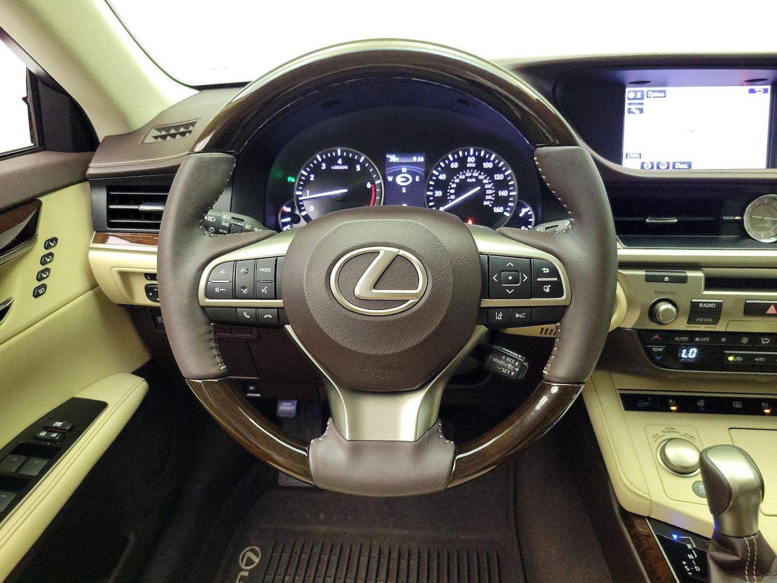 2016 Lexus ES 350 - Photo 11